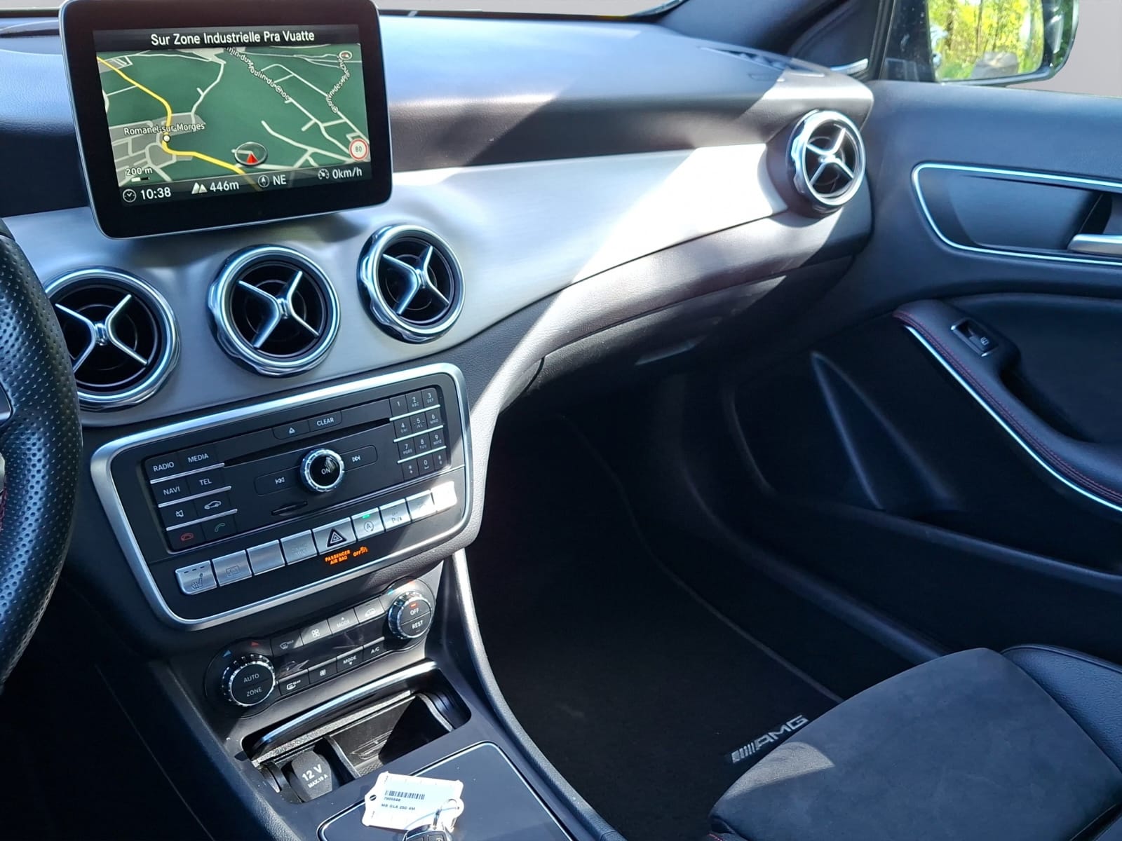 MERCEDES-BENZ GLA 250 4Matic 7G-DCT-image-15