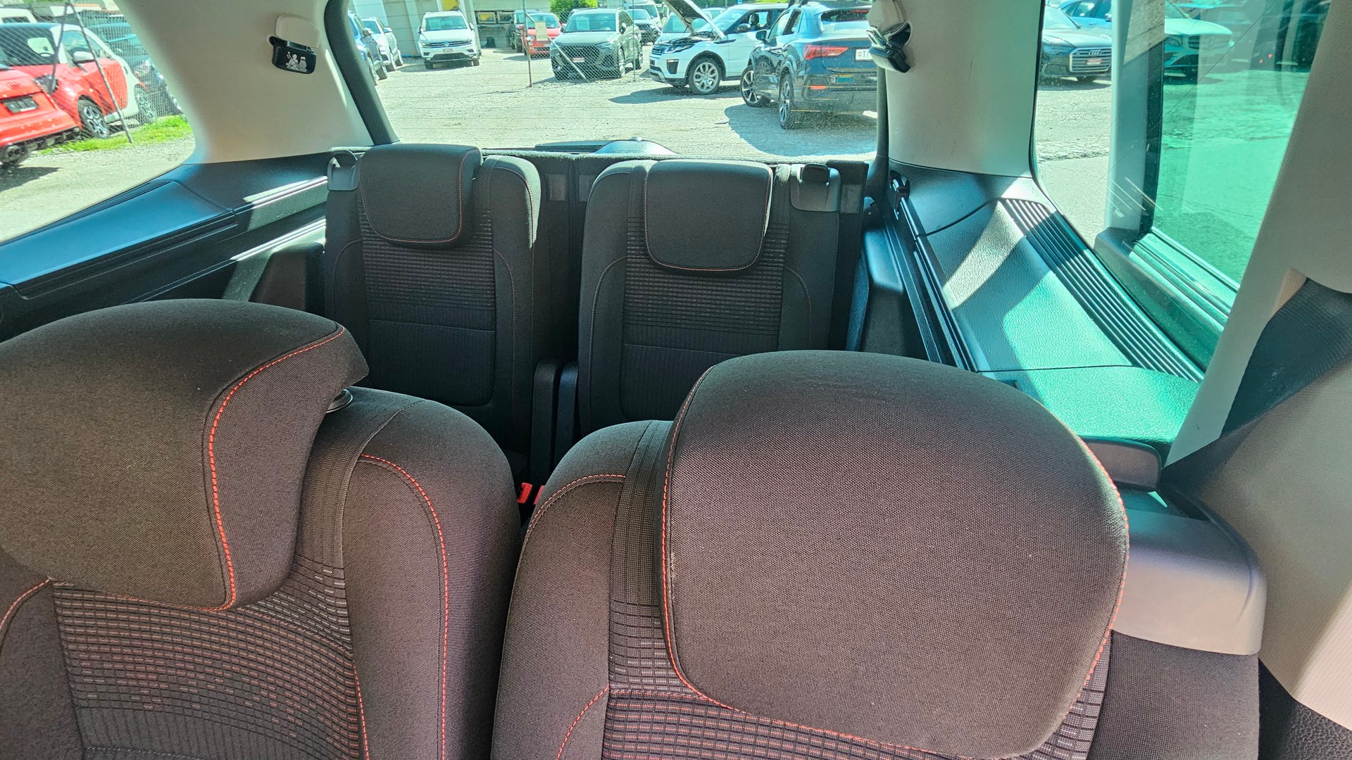 VW Sharan 2.0 TDI BMT Sound 4Motion DSG-image-9