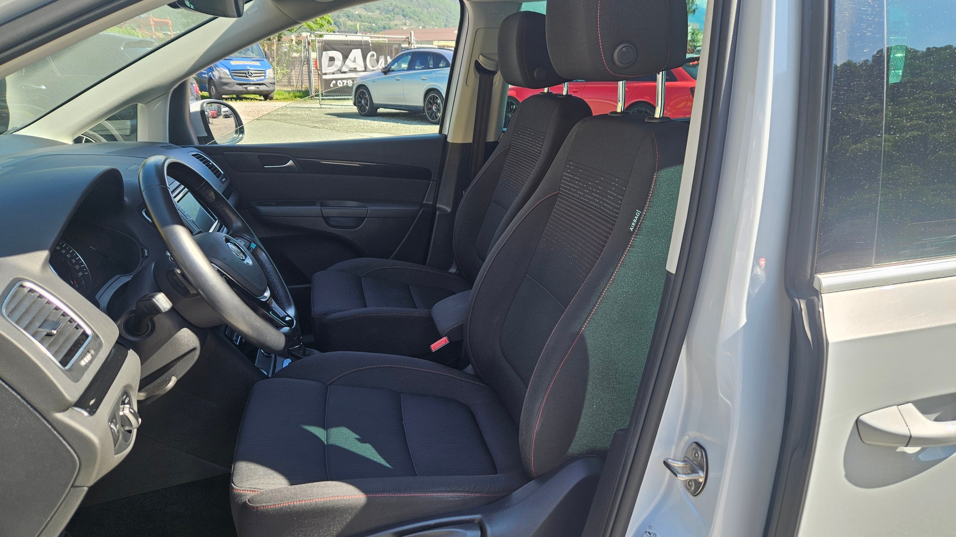 VW Sharan 2.0 TDI BMT Sound 4Motion DSG-image-7