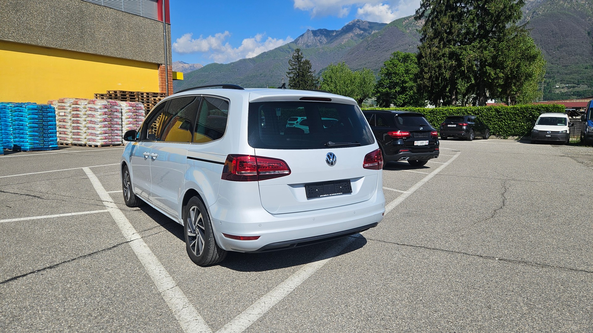 VW Sharan 2.0 TDI BMT Sound 4Motion DSG-image-3