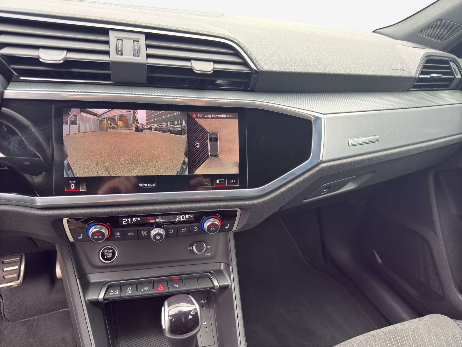 AUDI Q3 Sportback 45 TFSI e S line S-tronic-image-11