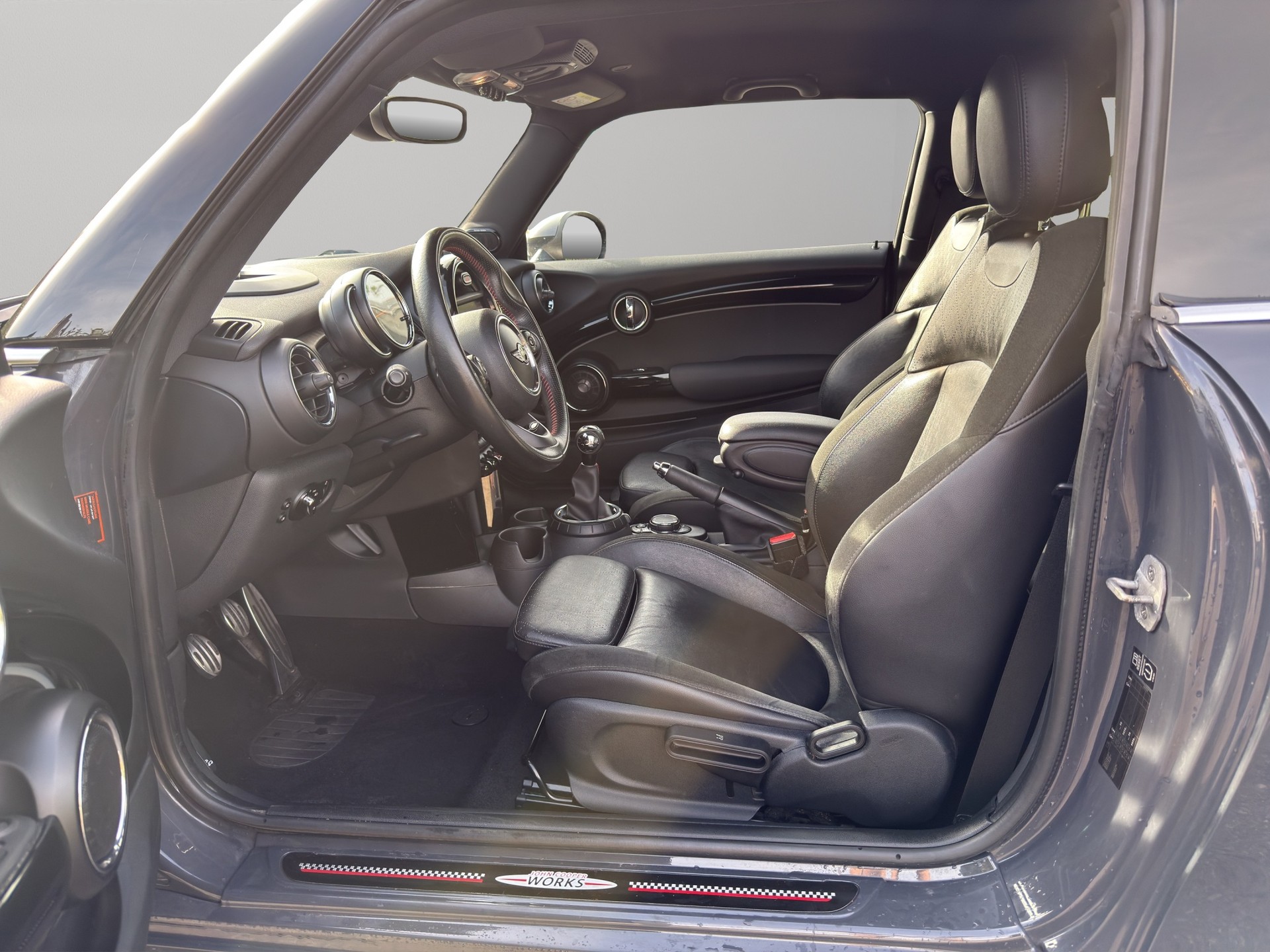 MINI Cooper S John Cooper Works-image-14