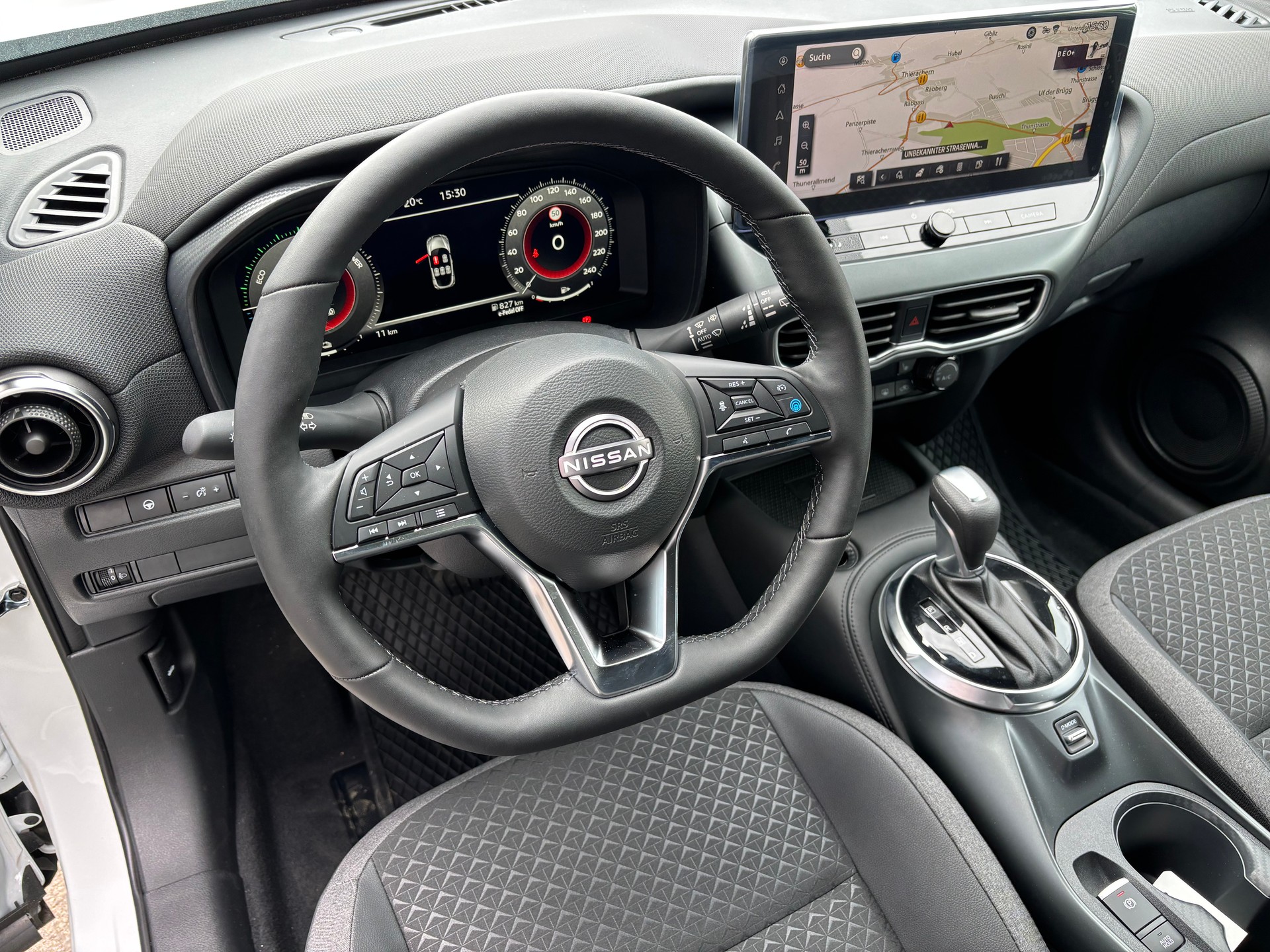 NISSAN Juke 1.6 N-Connecta FHEV-image-11