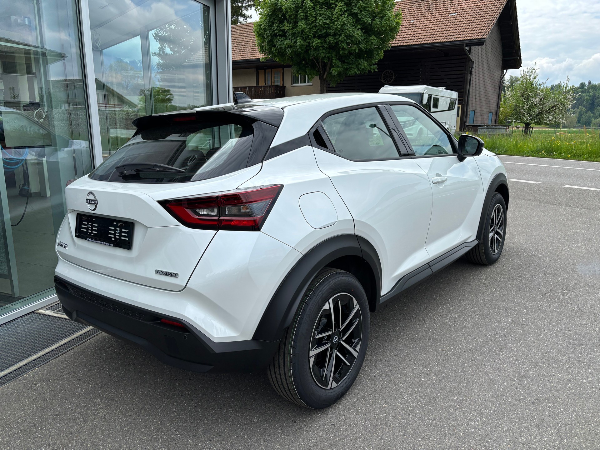 NISSAN Juke 1.6 N-Connecta FHEV-image-3