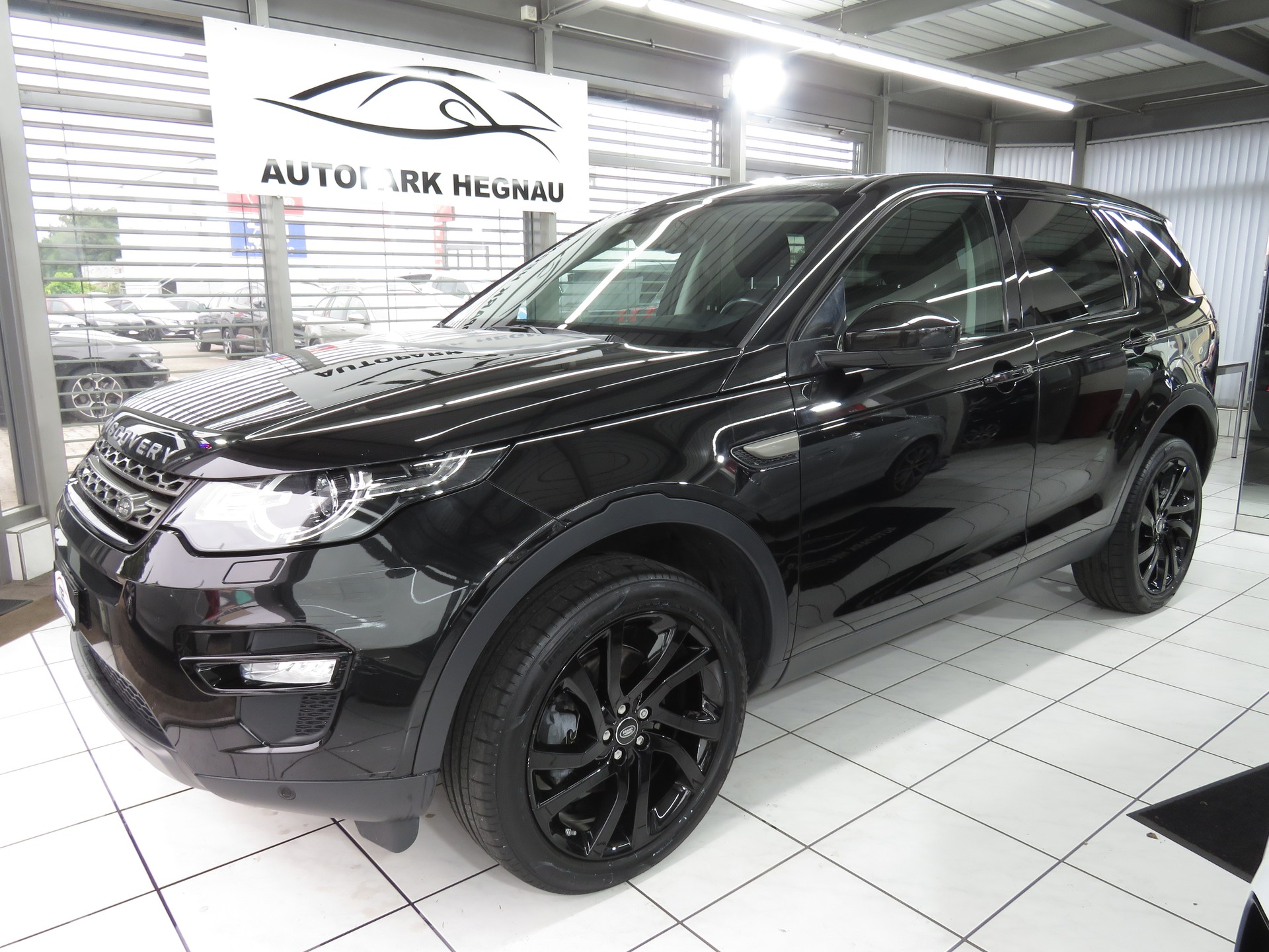 LAND ROVER Discovery Sport 2.0 TD4 Pure AT9 (AHK 2.2 t, Automat) Fixpreis !!!-image-0