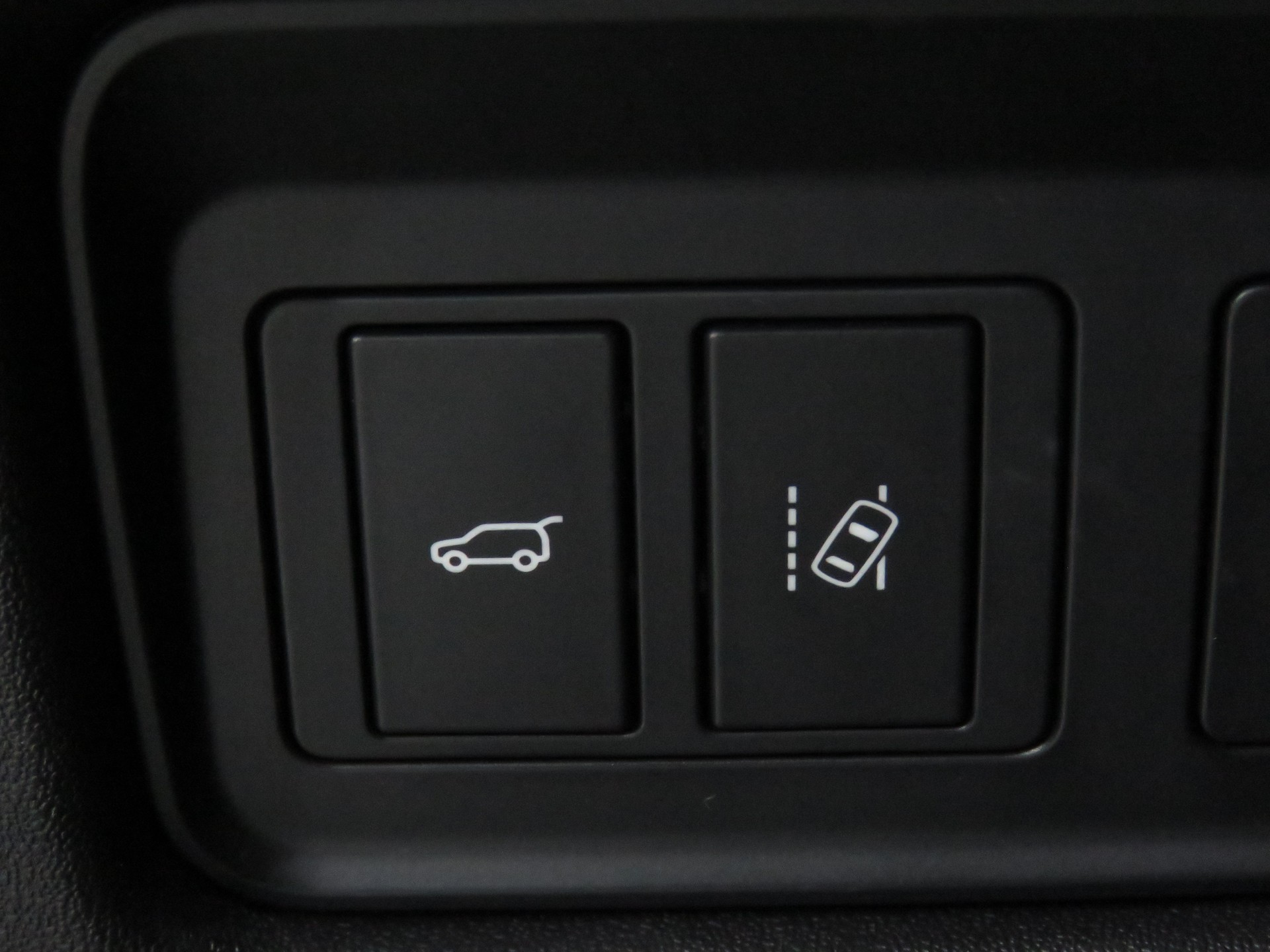LAND ROVER Discovery Sport 2.0 TD4 Pure AT9 (AHK 2.2 t, Automat) Fixpreis !!!-image-22
