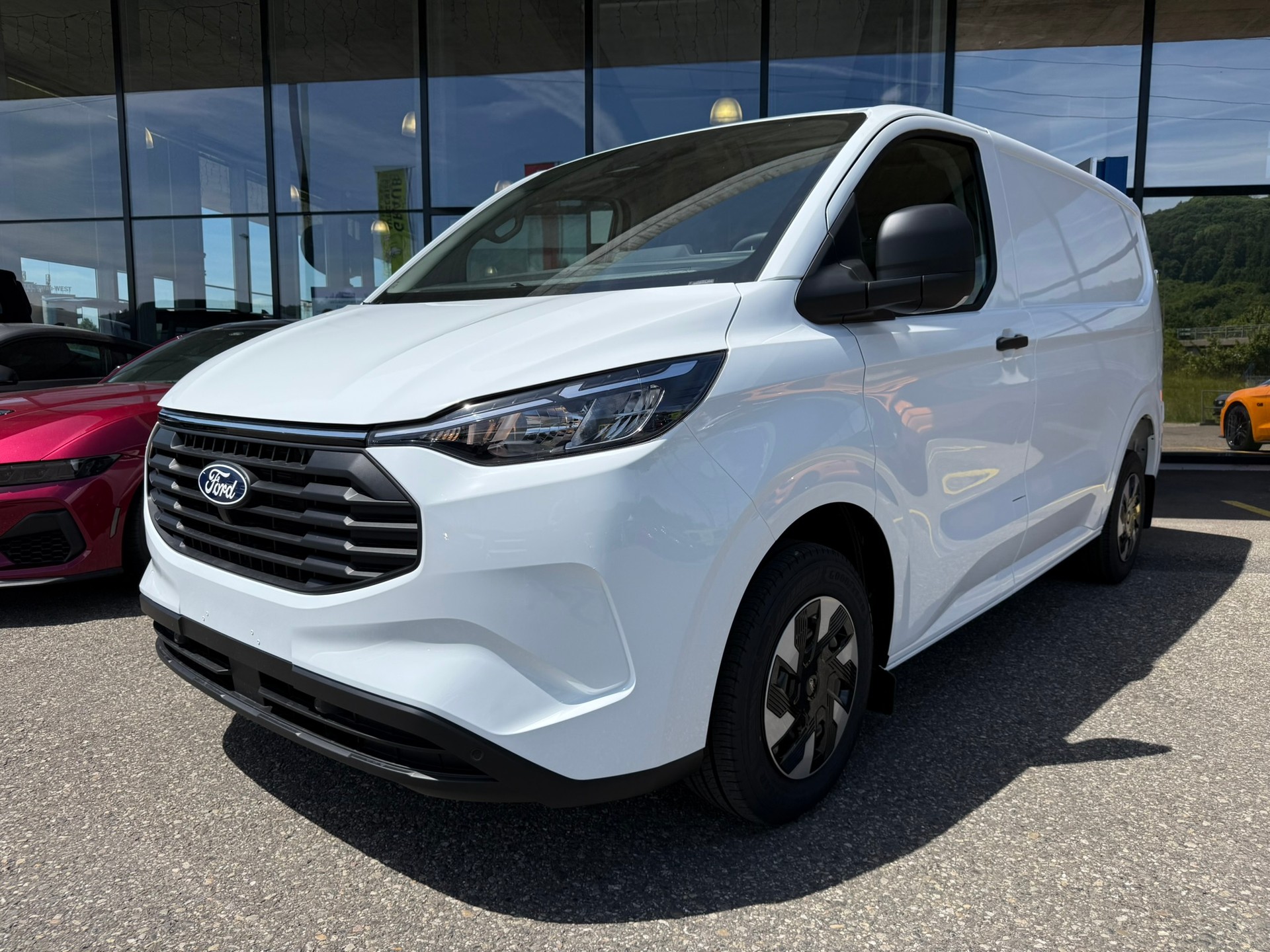 FORD Transit Custom Van PHEV 320 L1H1 Trend Automat-image-0