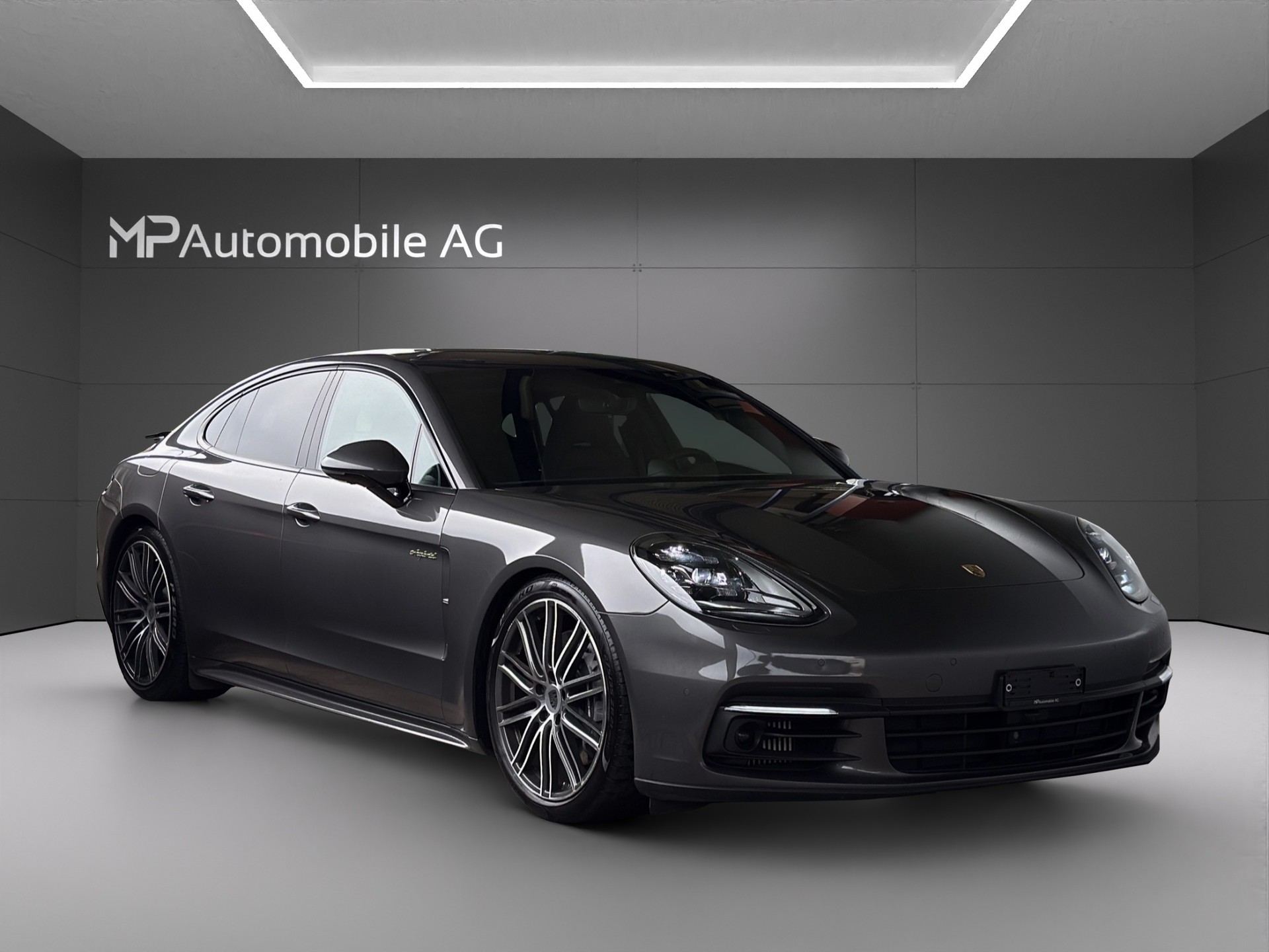 PORSCHE Panamera 4 E-Hybrid PDK-showroom-element-1