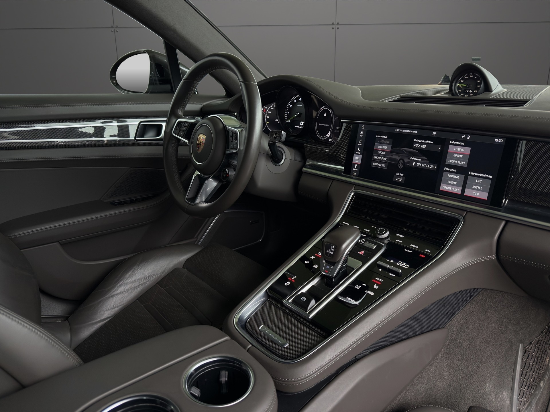 PORSCHE Panamera 4 E-Hybrid PDK-image-10