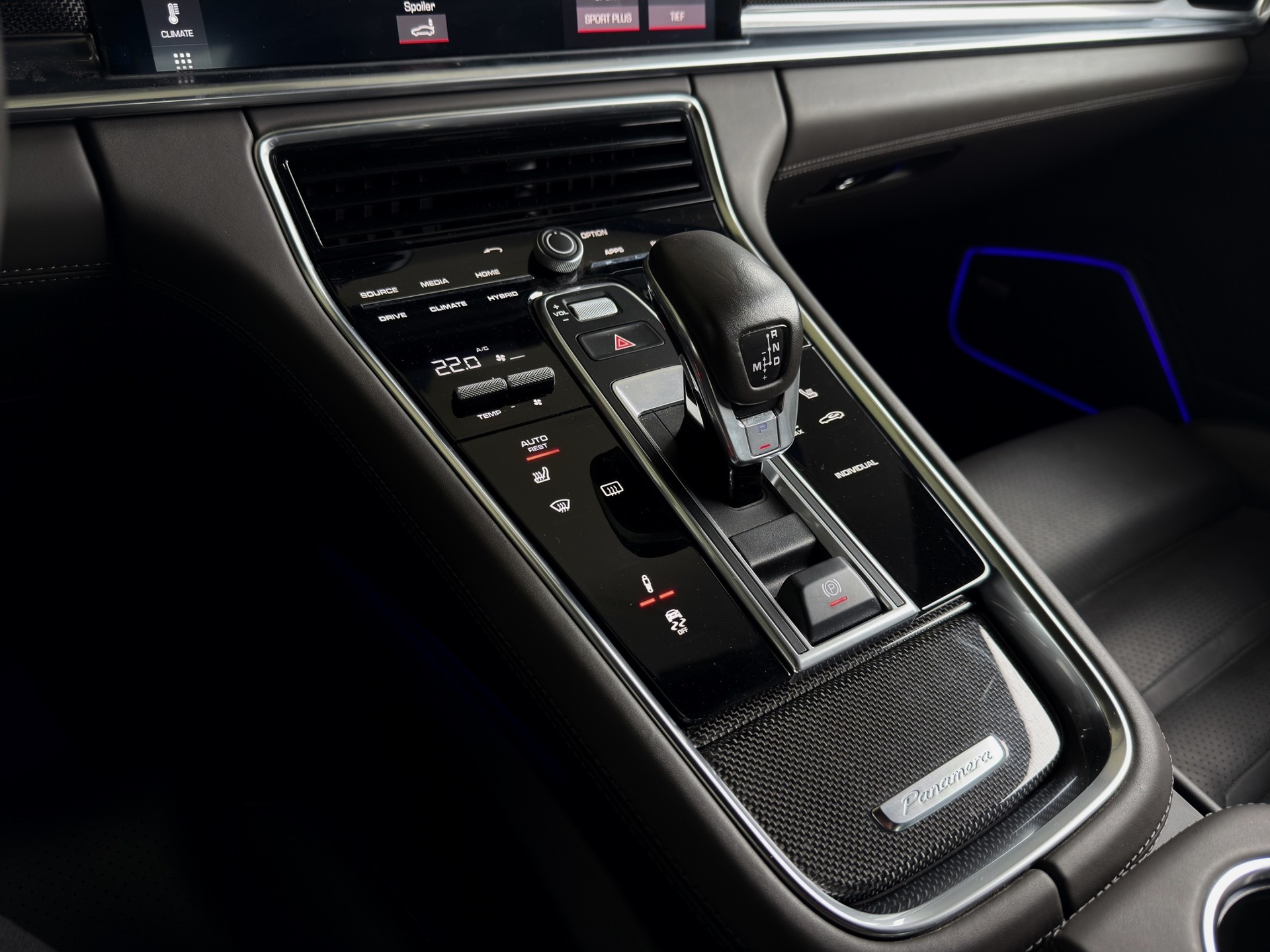 PORSCHE Panamera 4 E-Hybrid PDK-image-13