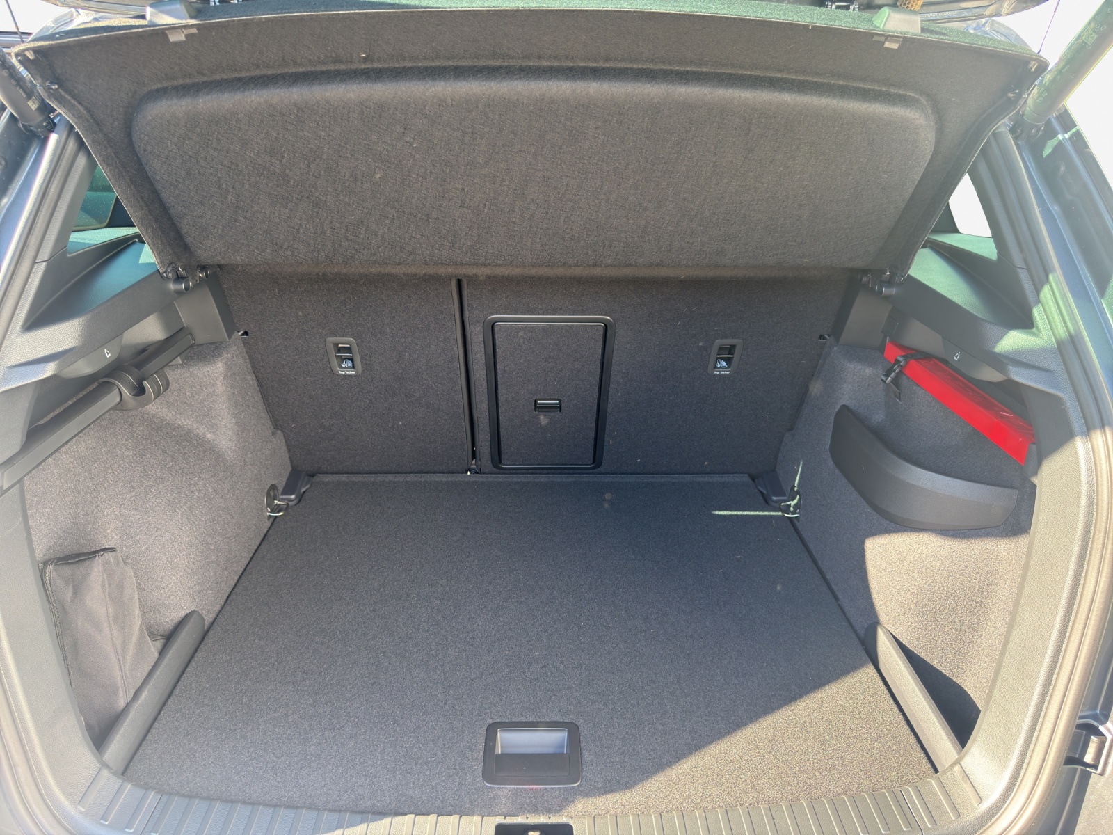 SKODA Karoq 2.0 TSI Dynamic Limited Edition 4x4 DSG-image-12