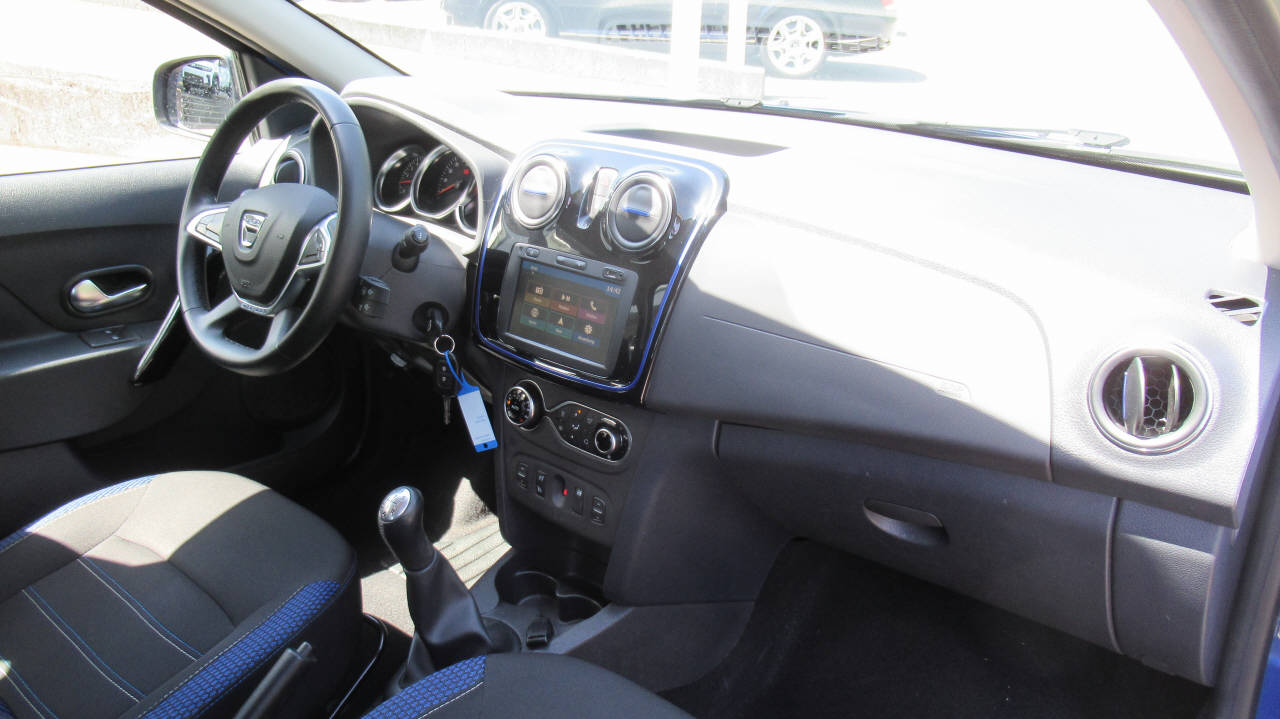 DACIA Sandero 0.9 TCe Celebration S/S-image-11