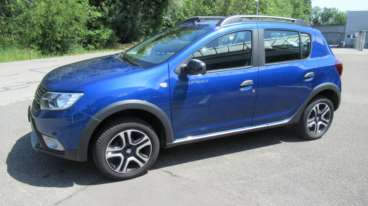 DACIA Sandero 0.9 TCe Celebration S/S-image-1