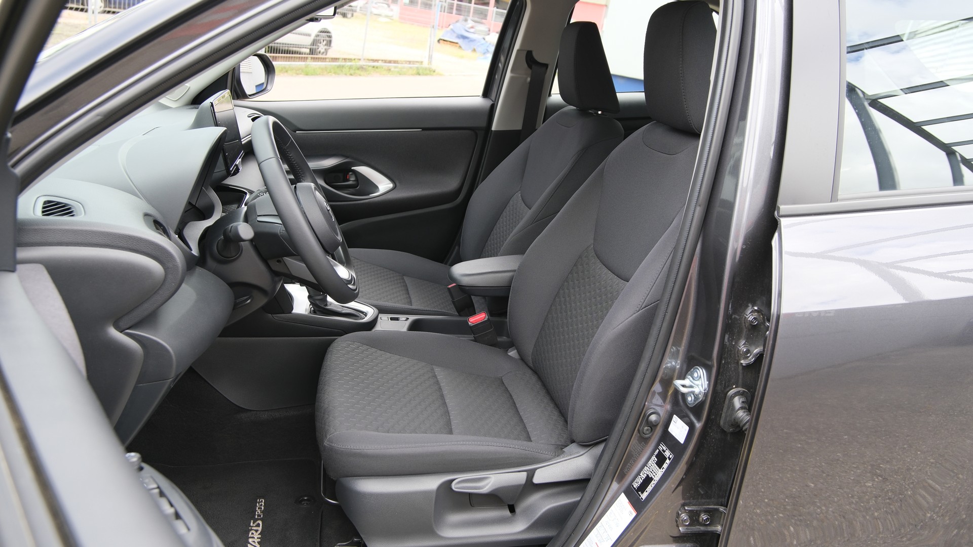 TOYOTA Yaris Cross 1.5 Trend e-CVT-showroom-element-3