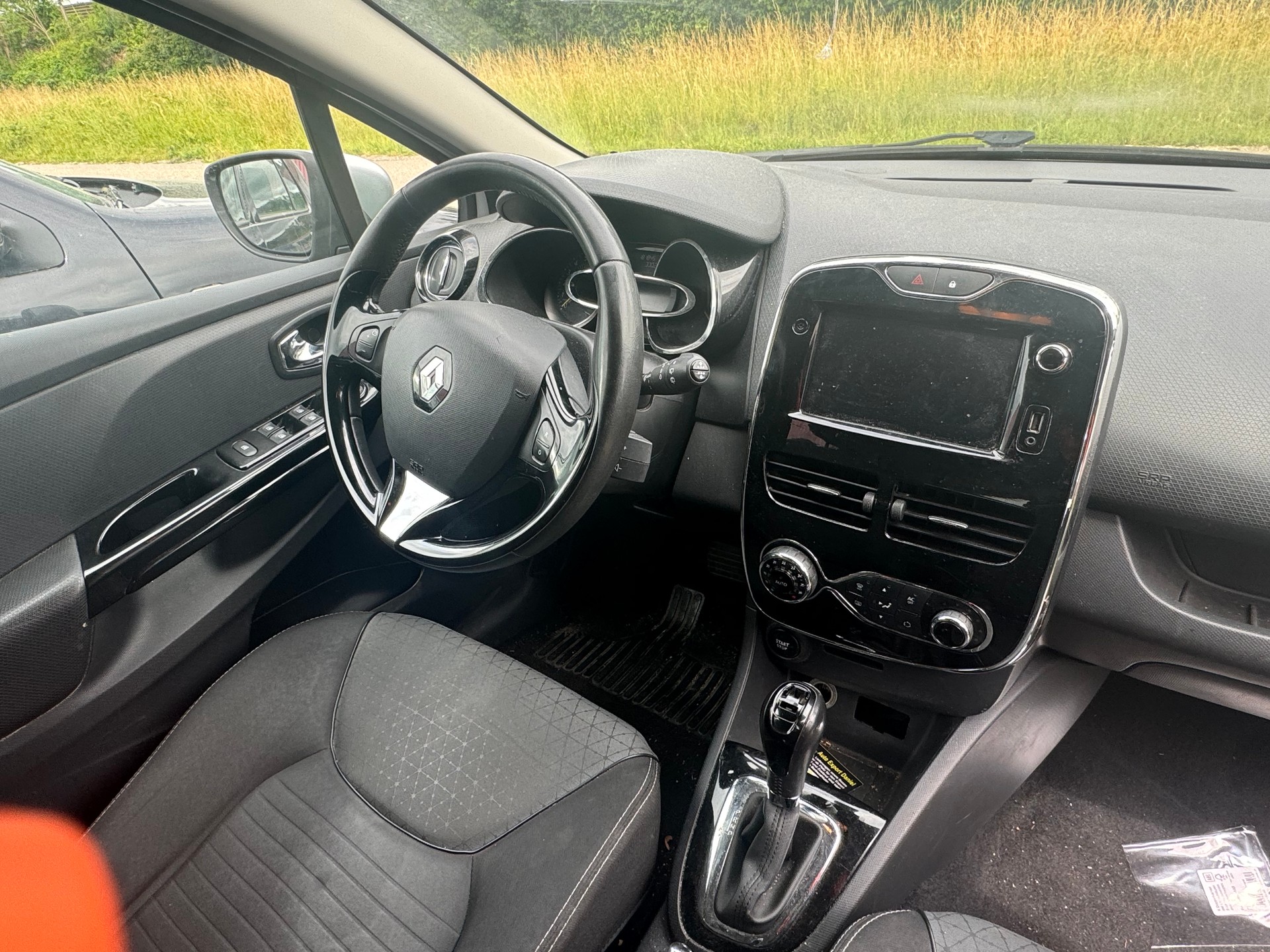 RENAULT Clio Grandtour 1.2 16V T Dynamique EDC-image-6