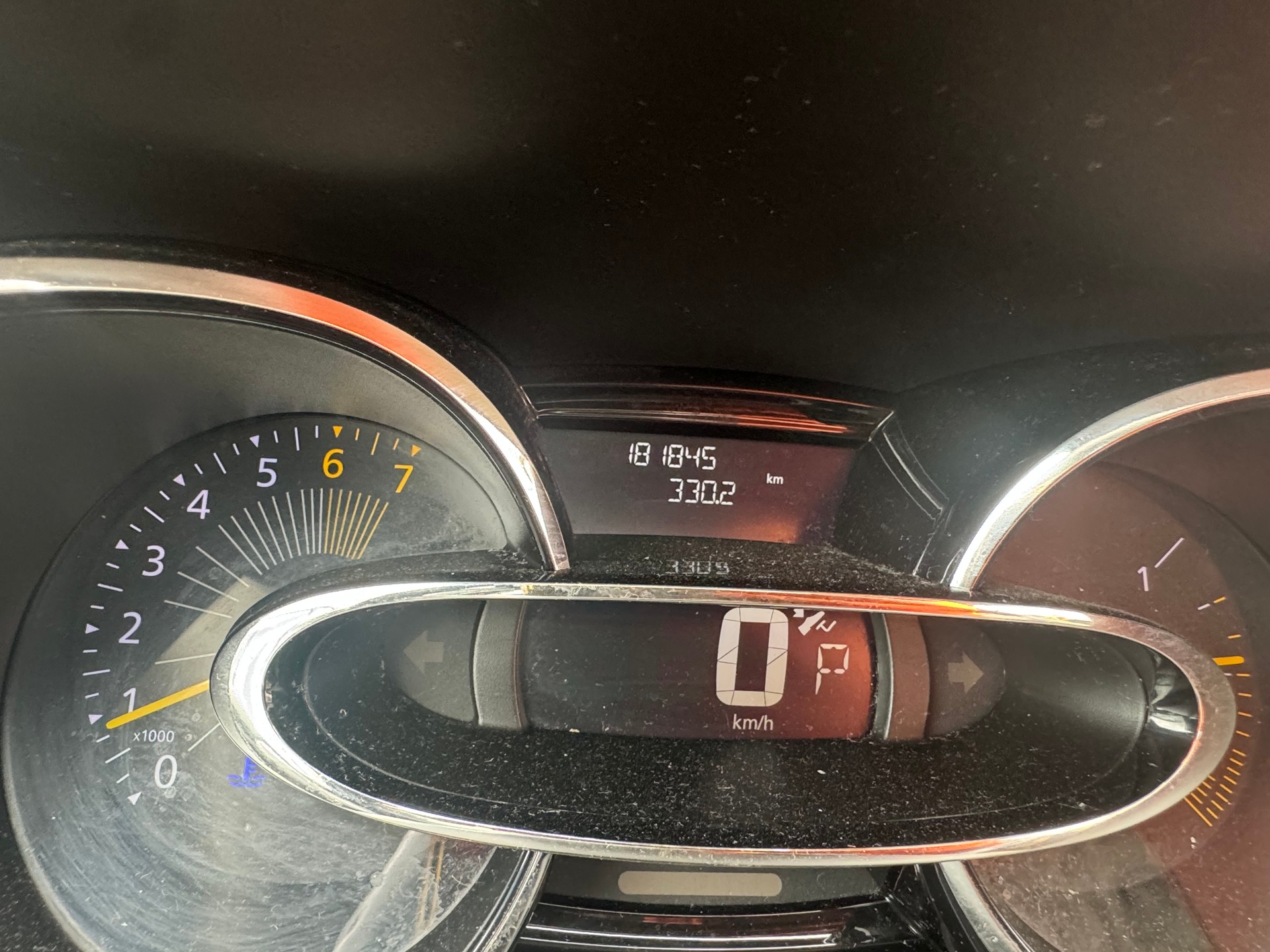 RENAULT Clio Grandtour 1.2 16V T Dynamique EDC-image-8