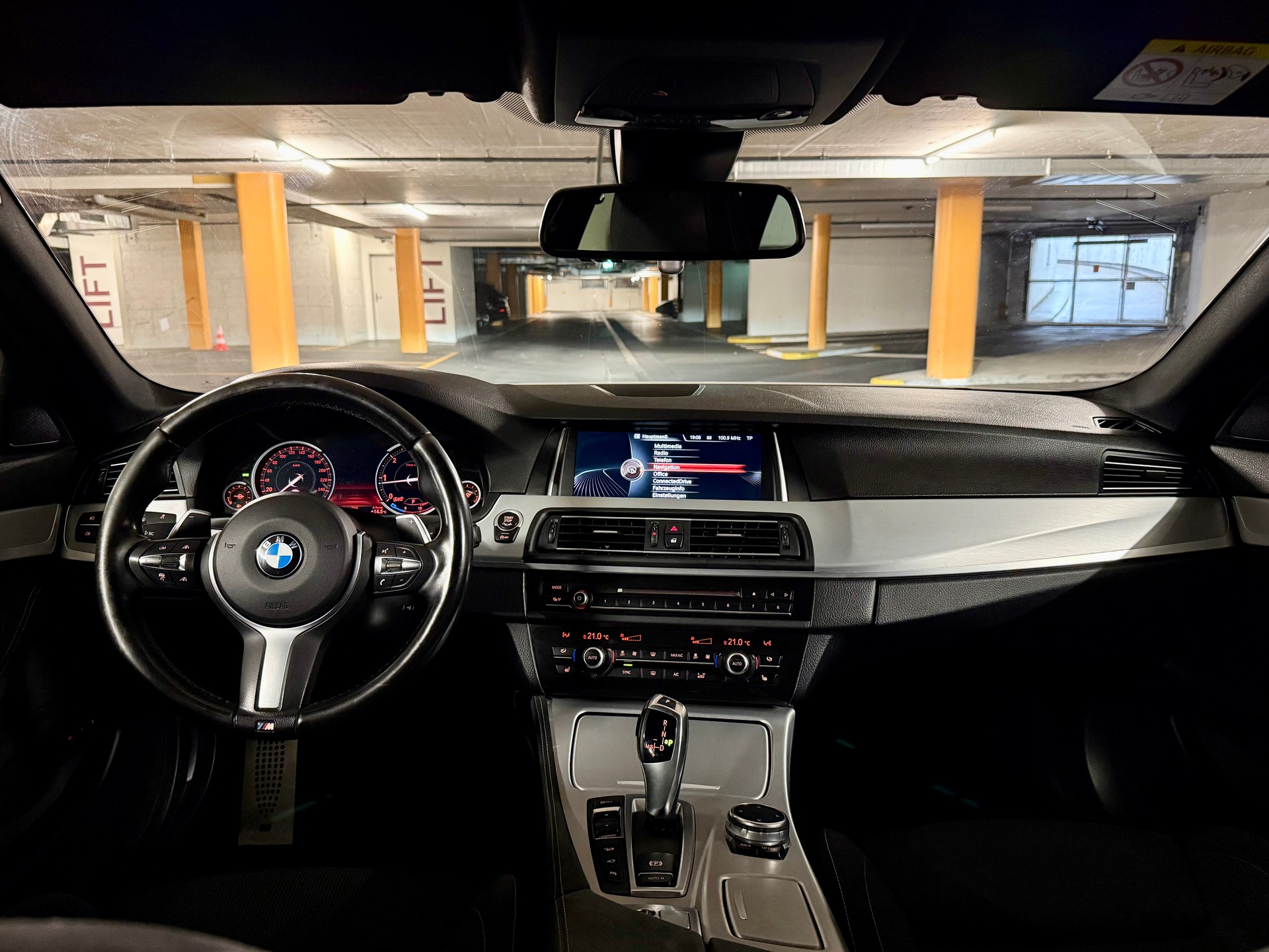 BMW 520d Touring xDrive Steptronic-image-11