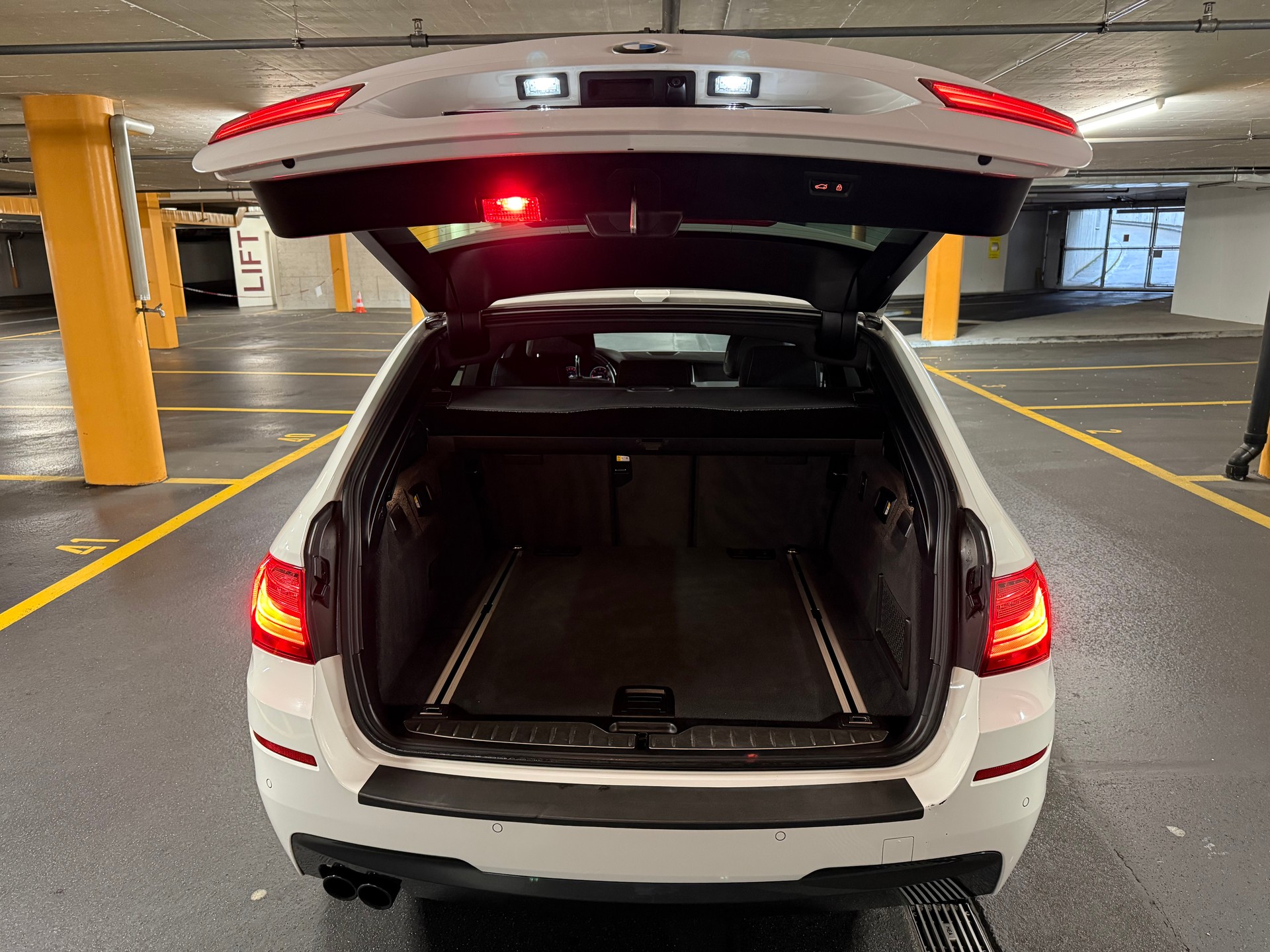 BMW 520d Touring xDrive Steptronic-image-10