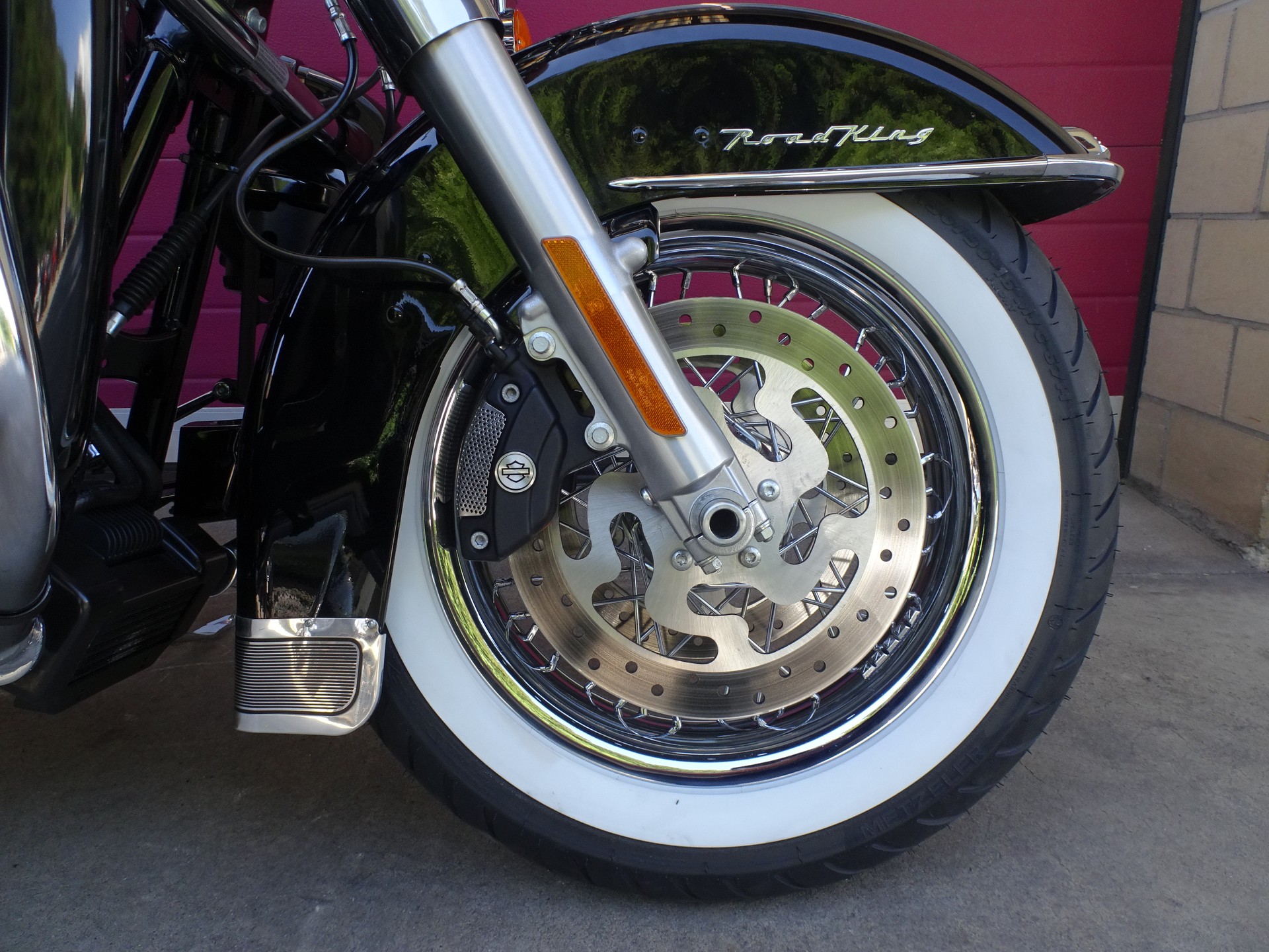 HARLEY-DAVIDSON FLHRC Road King Classic 103 ABS-showroom-element-1