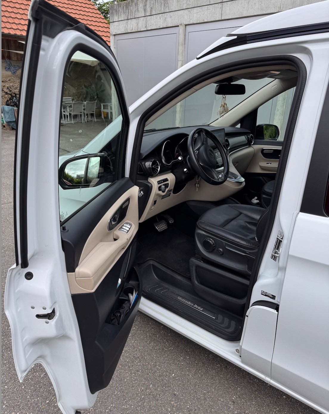 MERCEDES-BENZ 300 d 4matic-image-3