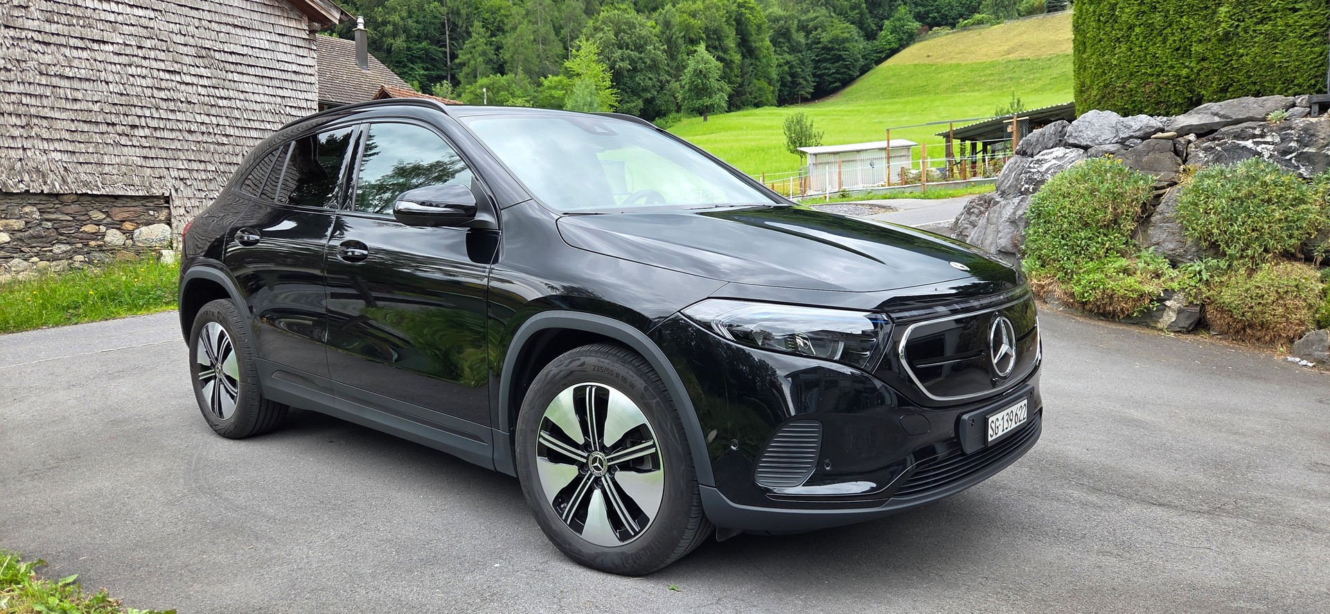 MERCEDES-BENZ EQA 350 Electric Art Line 4matic-image-0