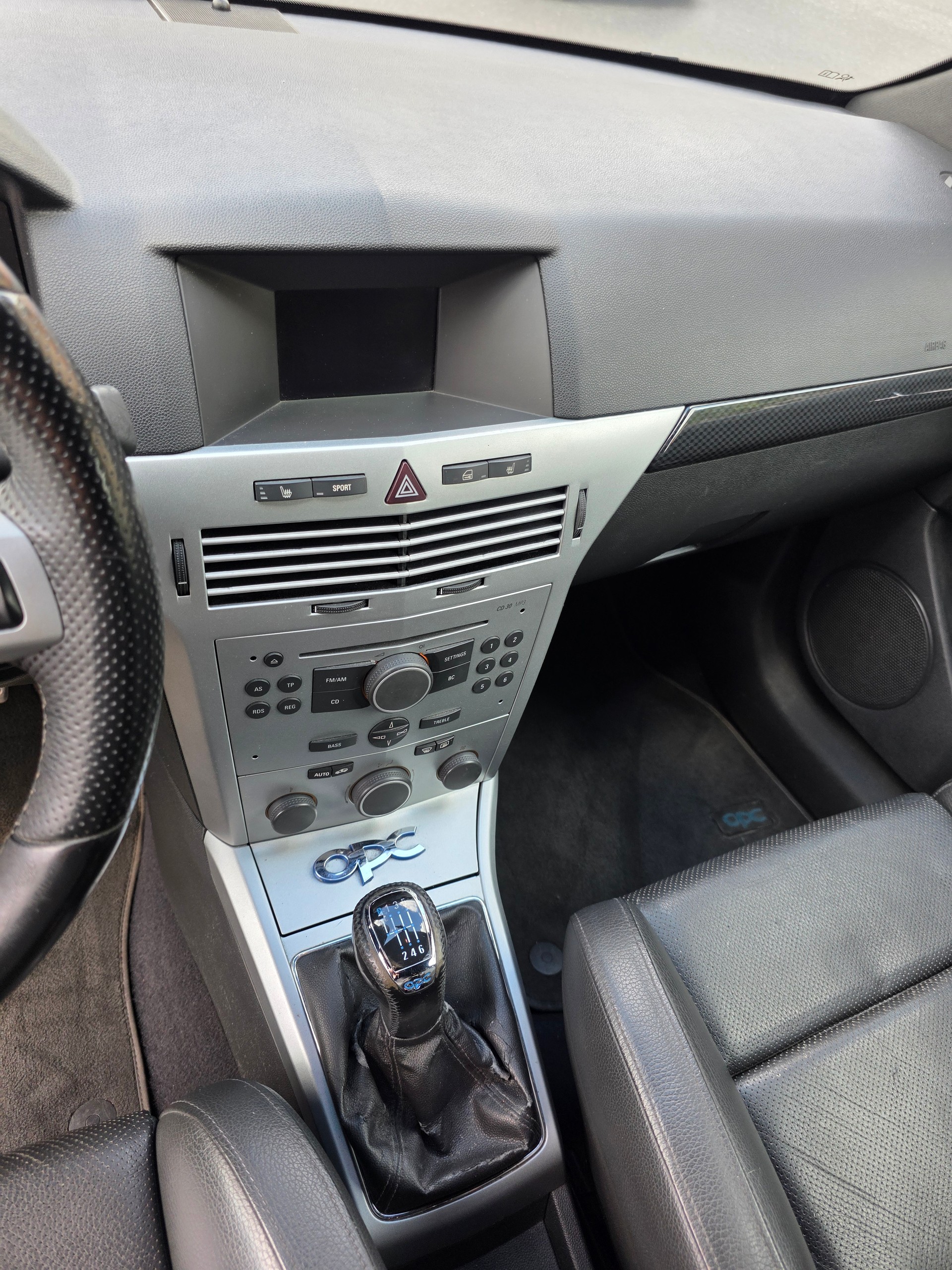 OPEL Astra GTC 2.0i 16V Turbo OPC-image-9