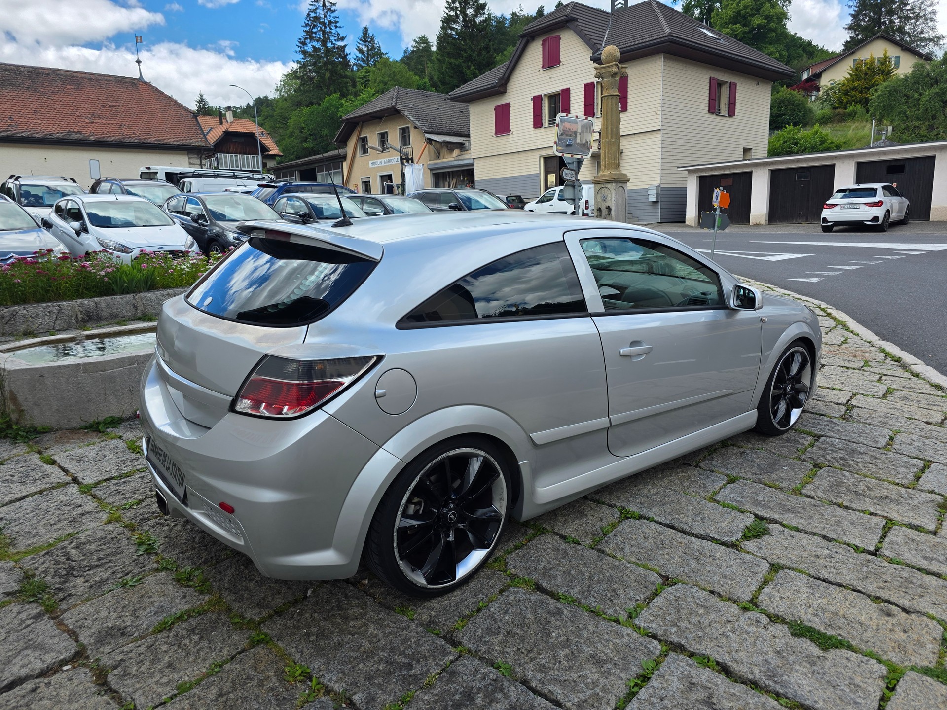 OPEL Astra GTC 2.0i 16V Turbo OPC-image-3