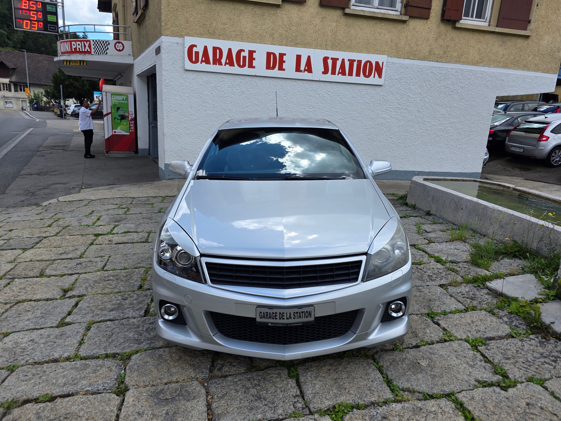 OPEL Astra GTC 2.0i 16V Turbo OPC-image-1