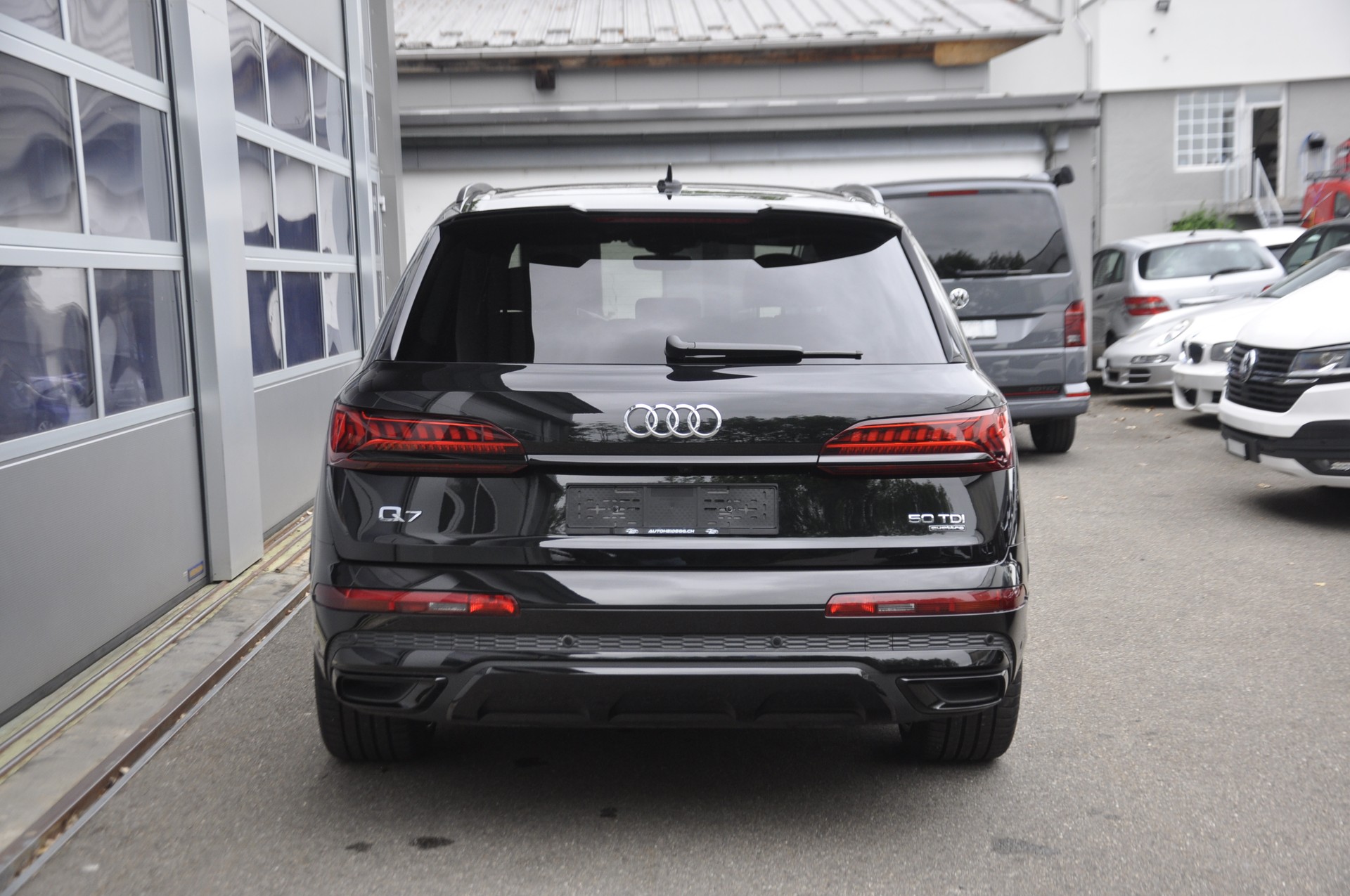 AUDI Q7 50 TDI quattro S Line tiptronic 7 Plätze I Anhängerkupplung-image-14
