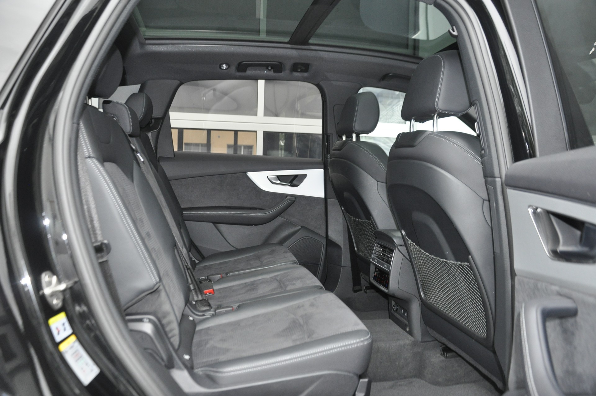 AUDI Q7 50 TDI quattro S Line tiptronic 7 Plätze I Anhängerkupplung-image-7