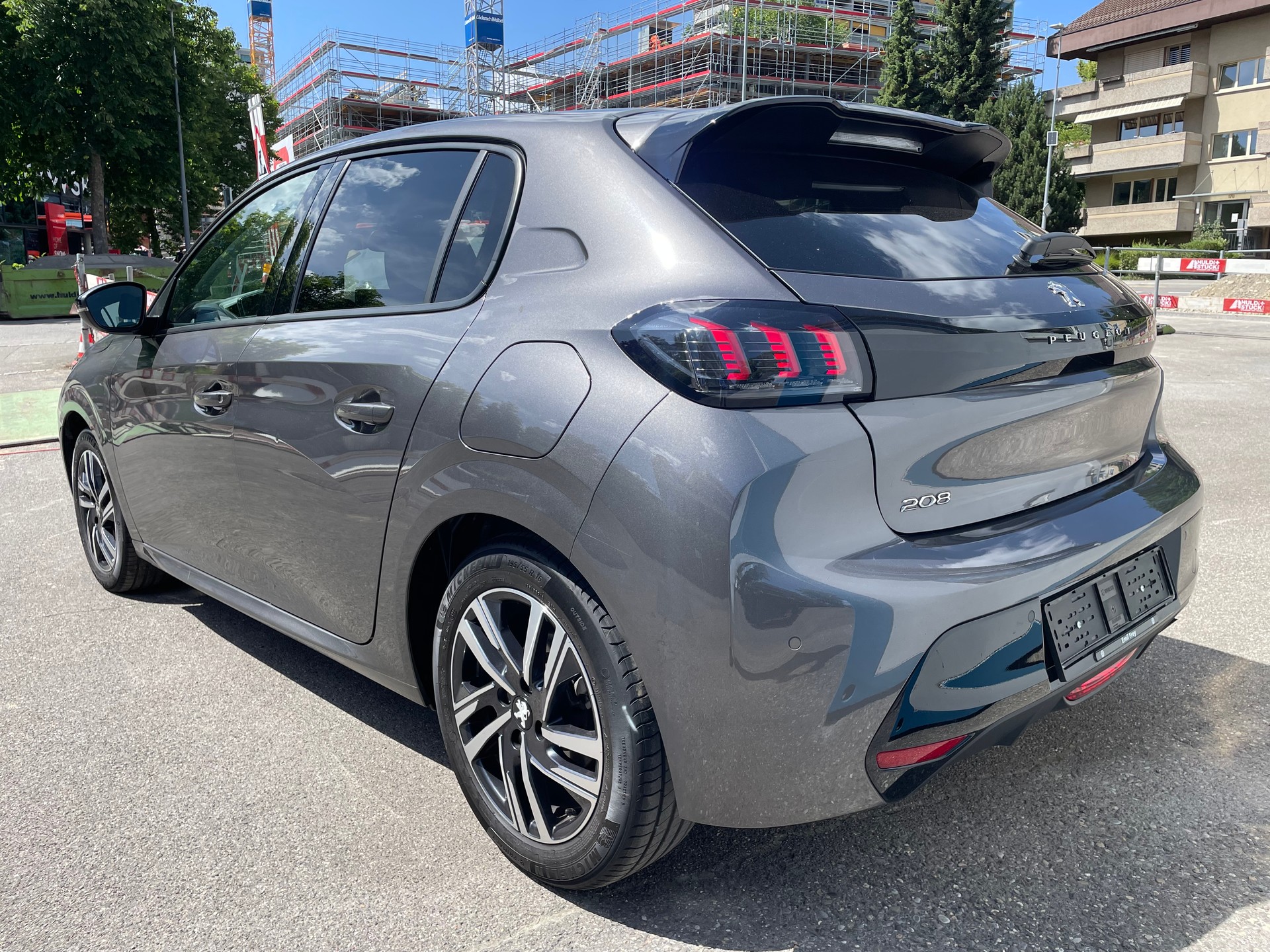 PEUGEOT 208 1.2 PureTech Allure Pack EAT8-image-2