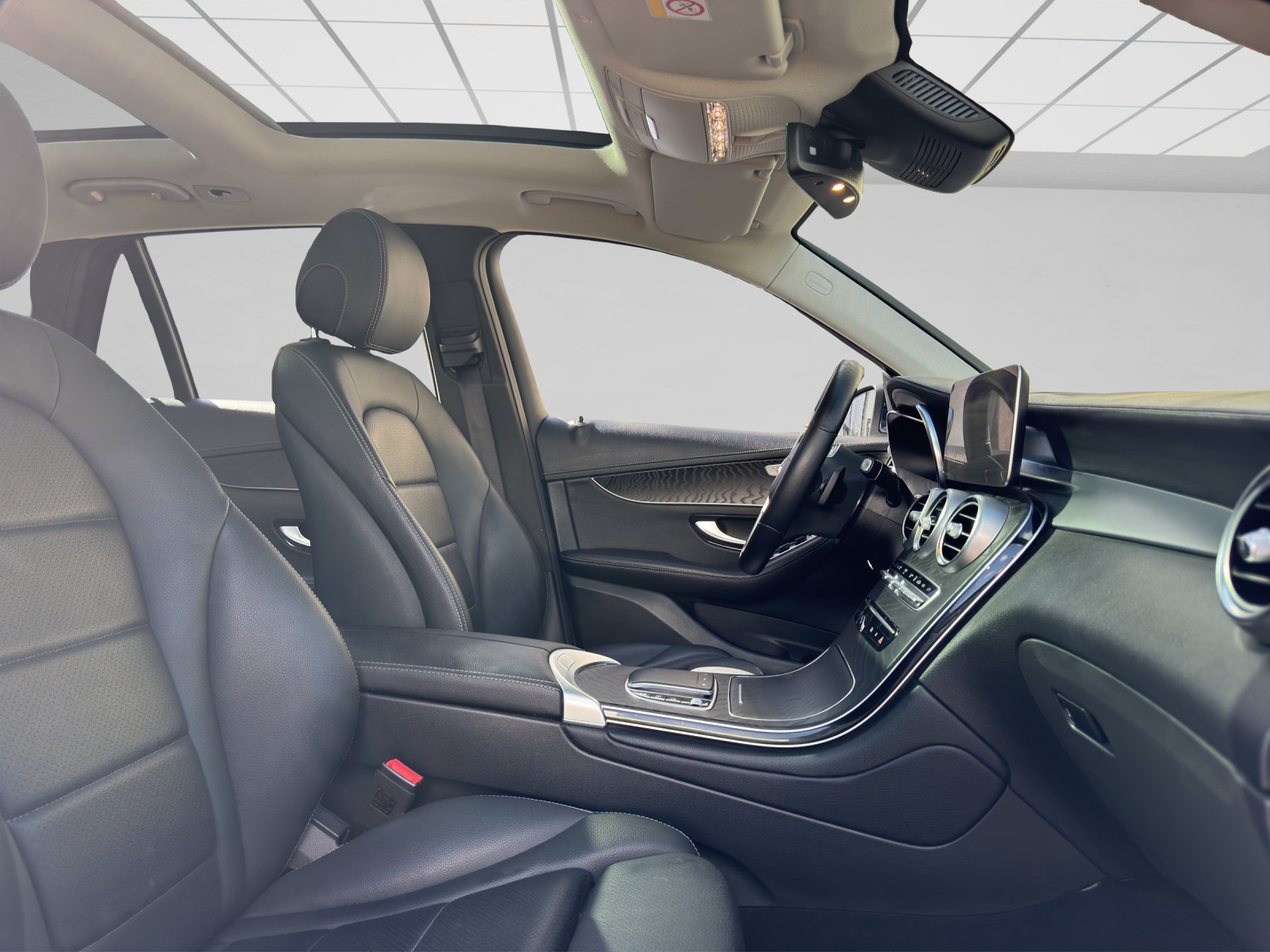 MERCEDES-BENZ GLC 300 e 4Matic 9G-Tronic-image-14