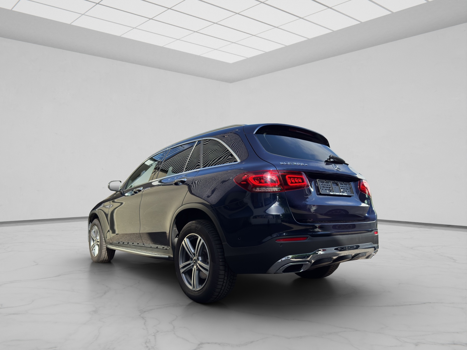 MERCEDES-BENZ GLC 300 e 4Matic 9G-Tronic-image-5