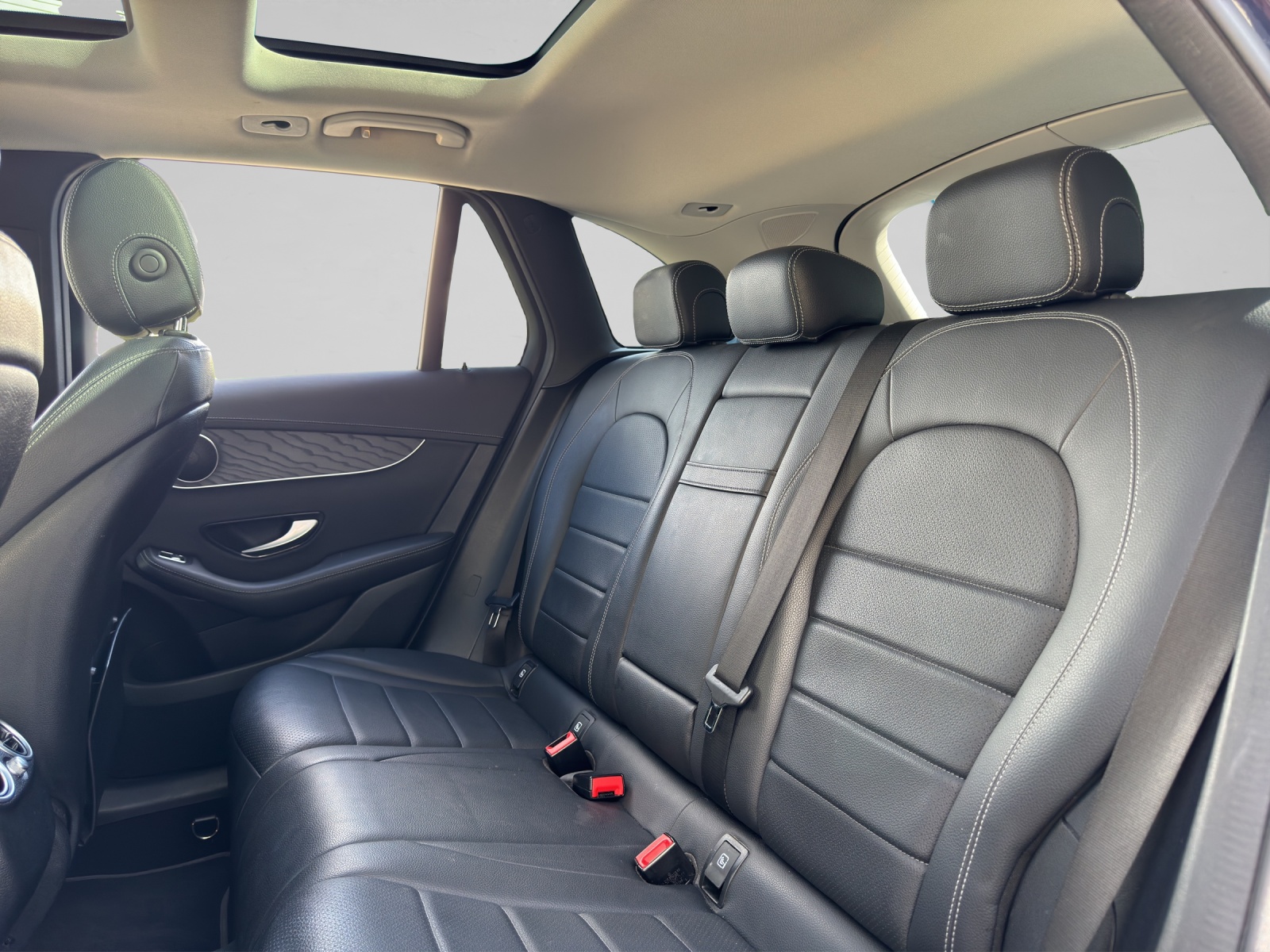 MERCEDES-BENZ GLC 300 e 4Matic 9G-Tronic-image-11