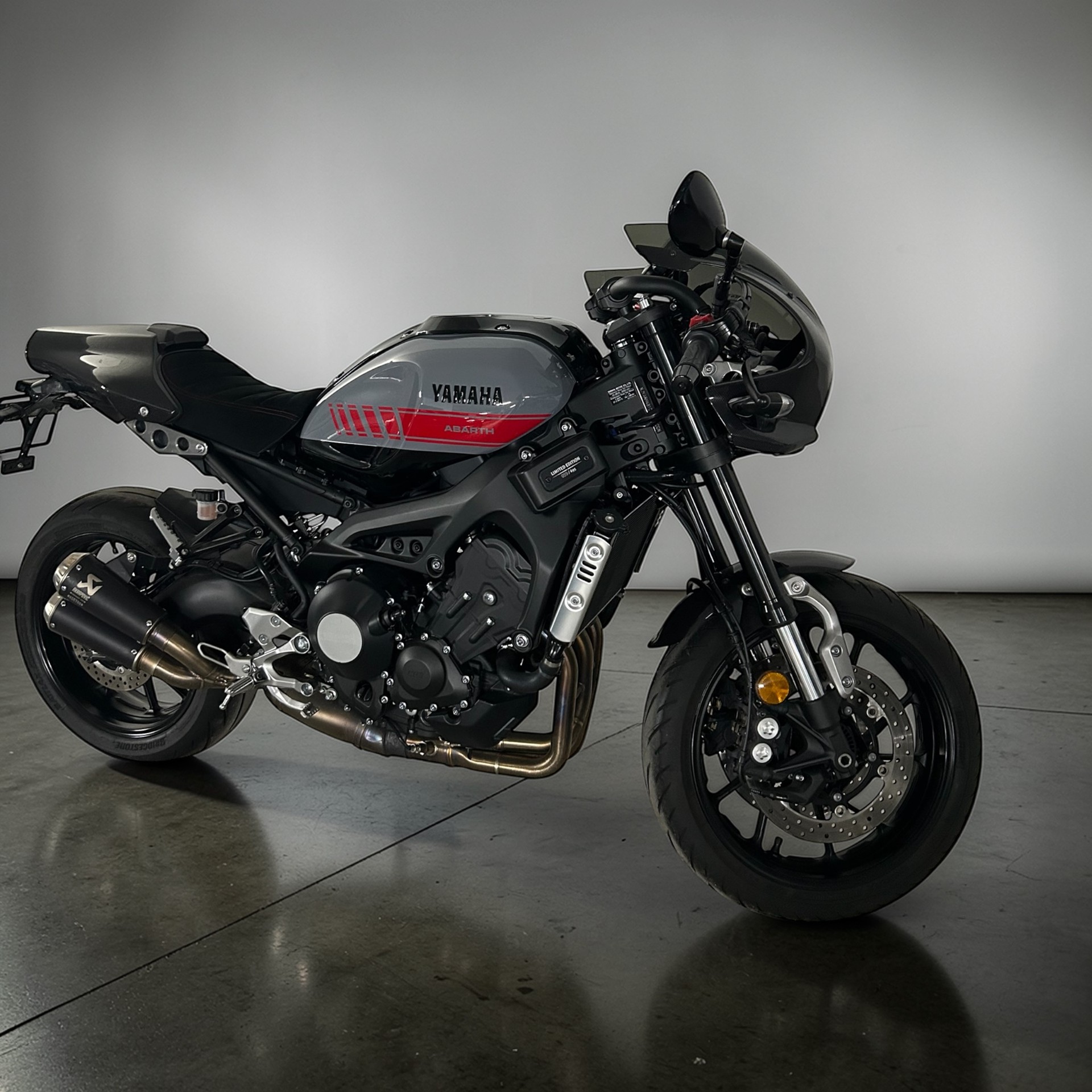 YAMAHA XSR 900 Abarth-image-1