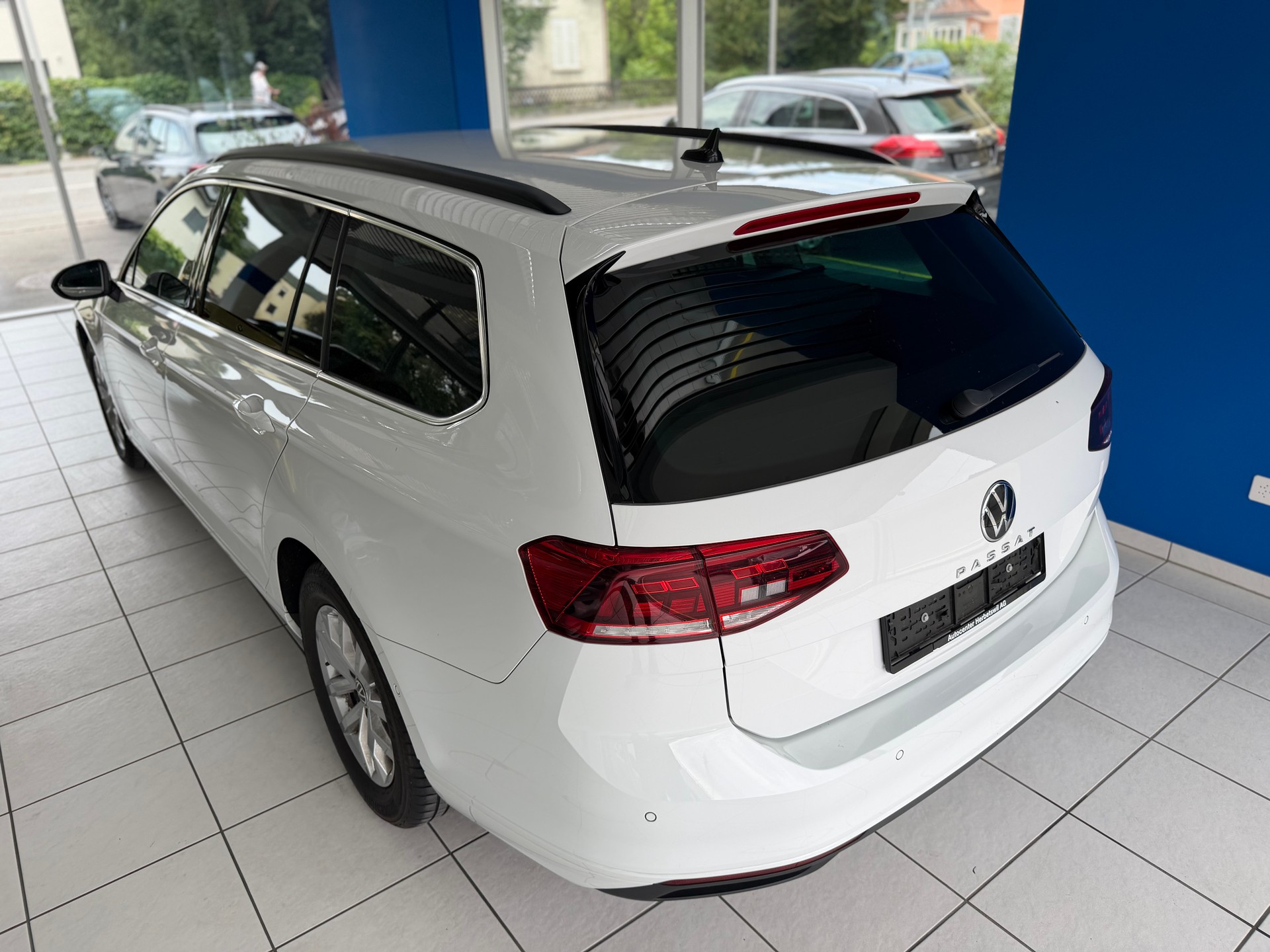 VW Passat 2.0 TDI BMT Business DSG-image-6