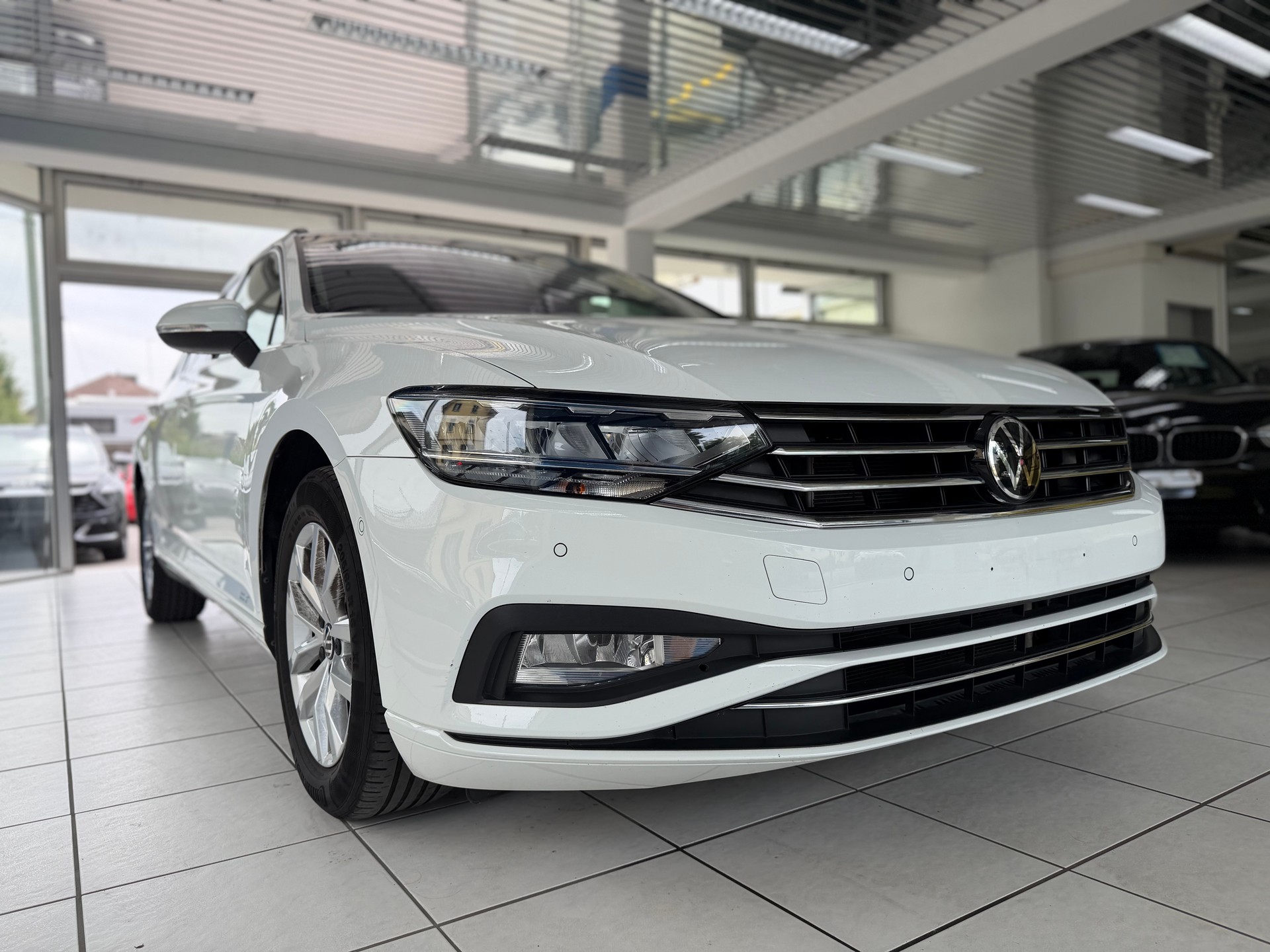 VW Passat 2.0 TDI BMT Business DSG-image-3