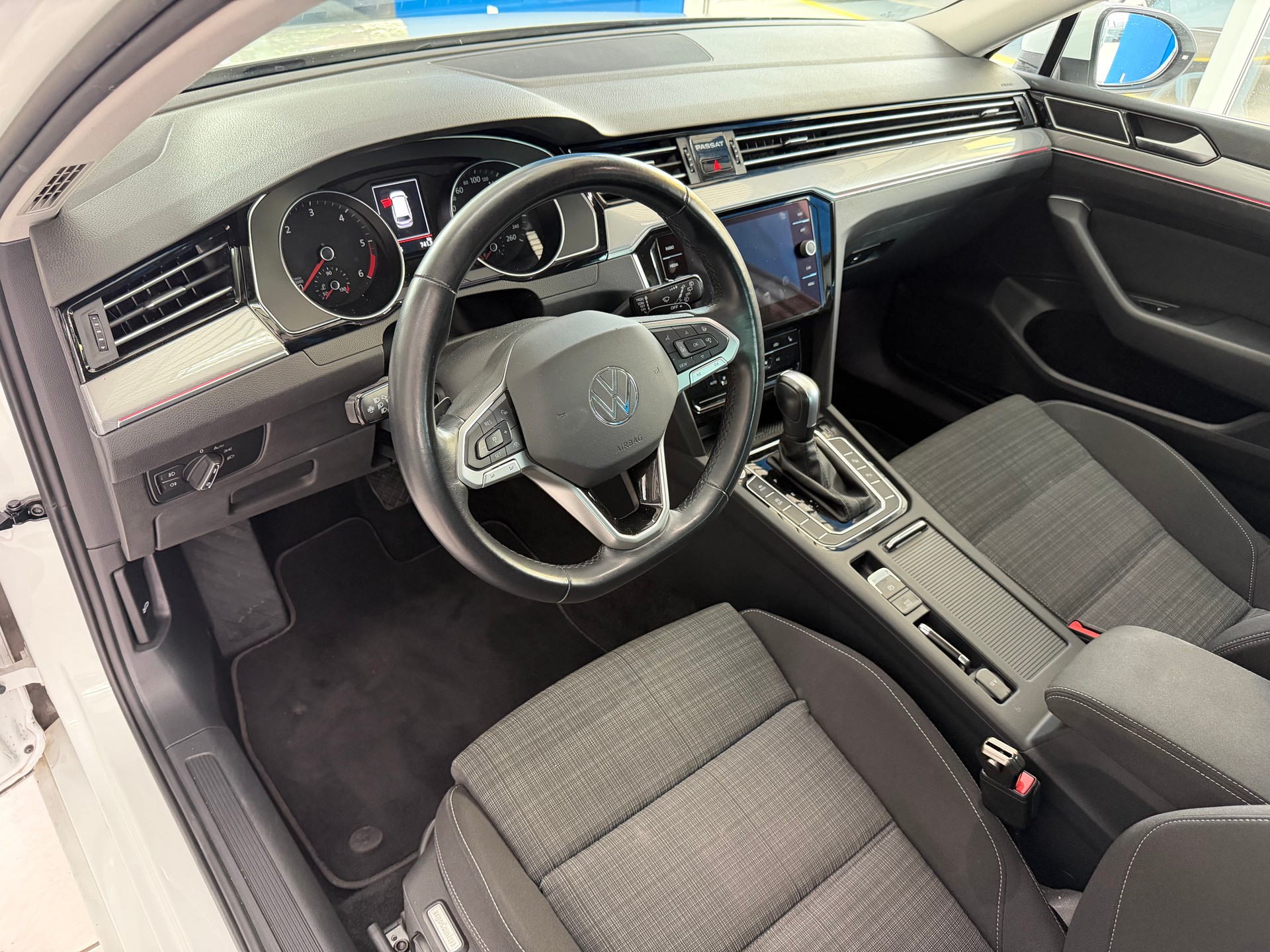 VW Passat 2.0 TDI BMT Business DSG-image-11