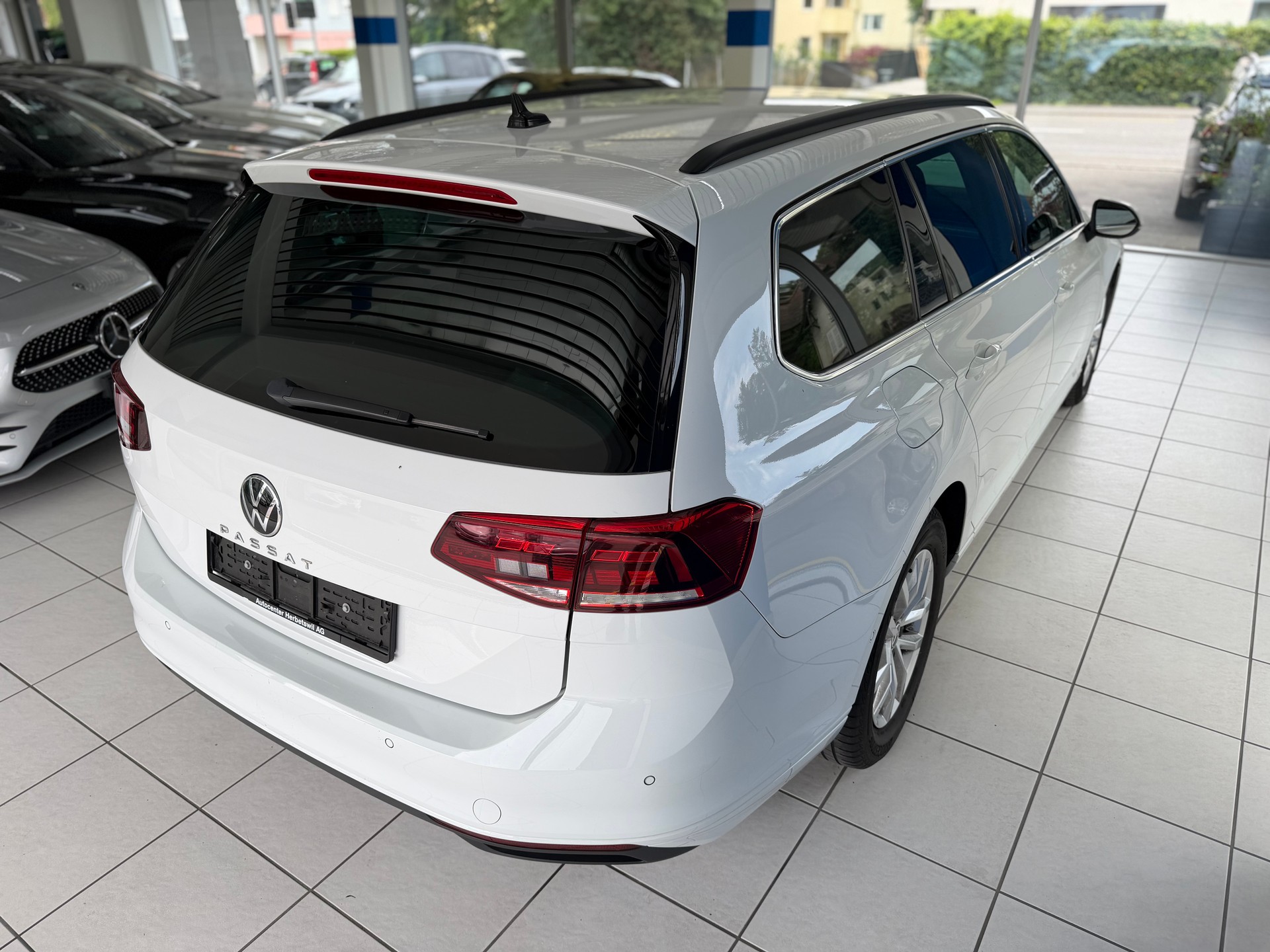 VW Passat 2.0 TDI BMT Business DSG-image-4