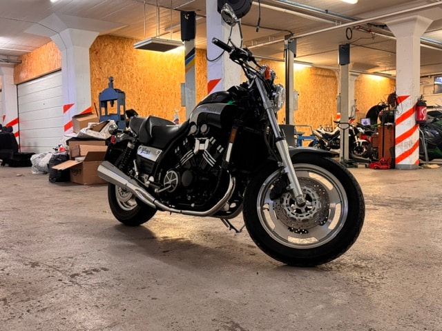 YAMAHA V-Max VMX 1200 (CAN)-image-2