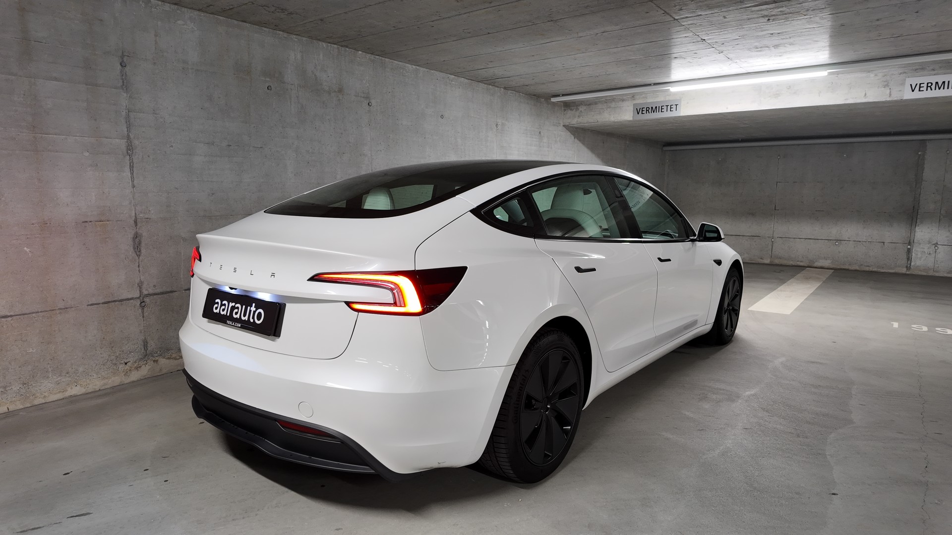 TESLA Model 3 RWD-image-4