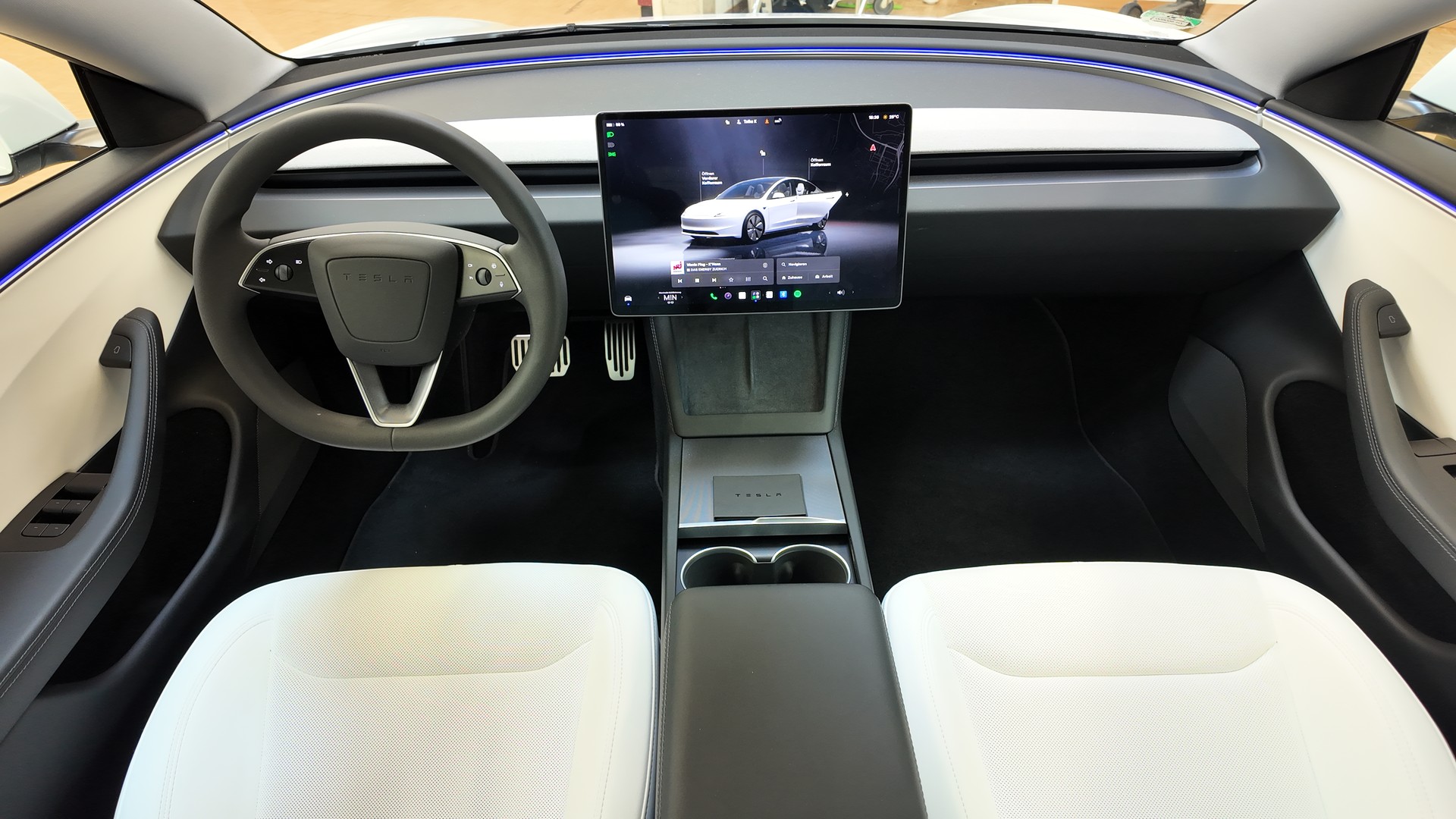 TESLA Model 3 RWD-image-8