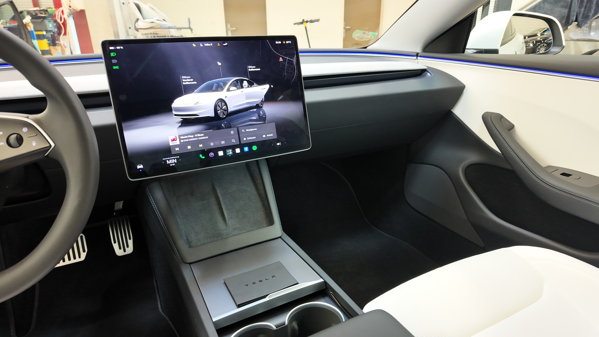 TESLA Model 3 RWD-image-10