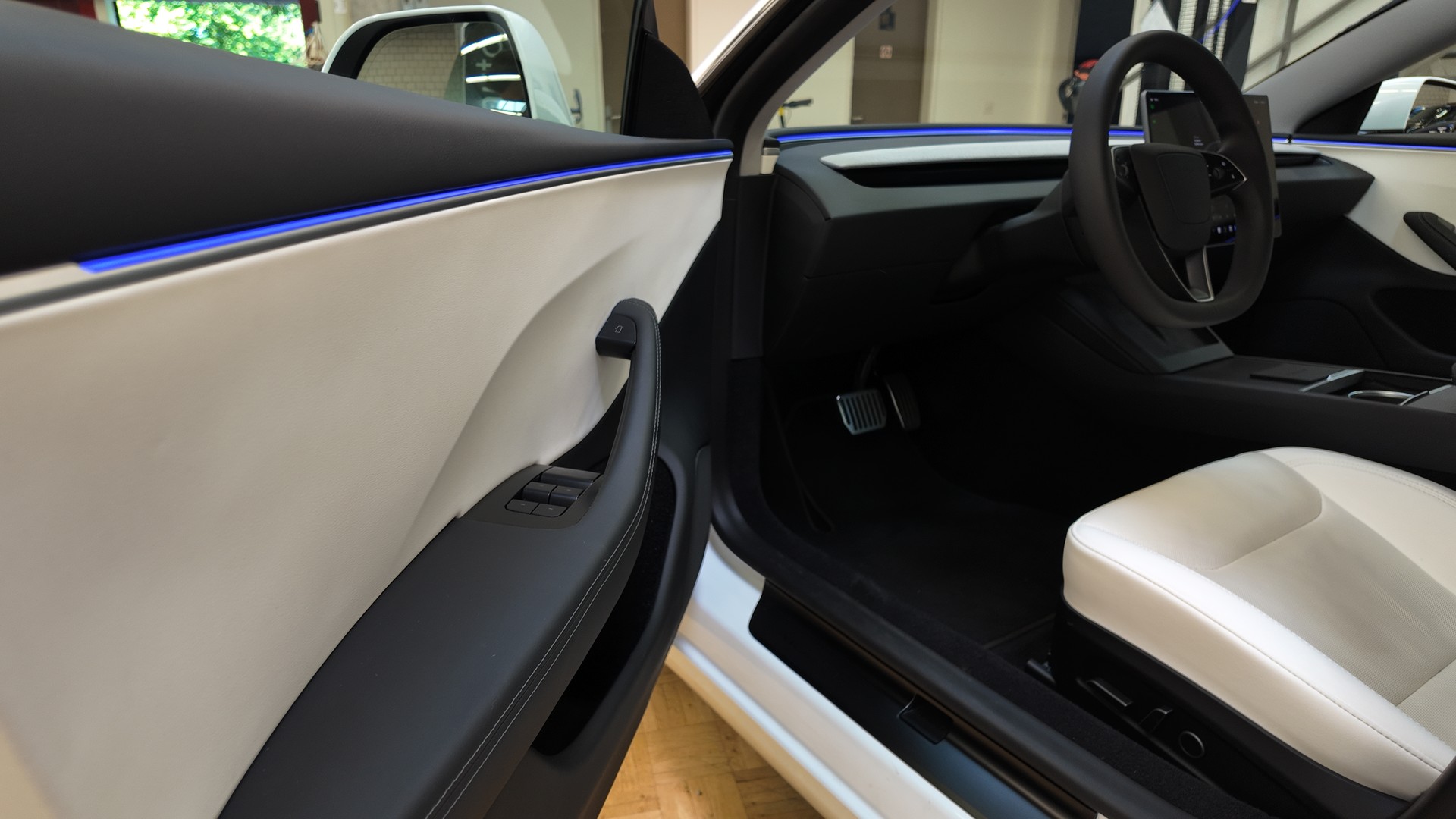 TESLA Model 3 RWD-image-12