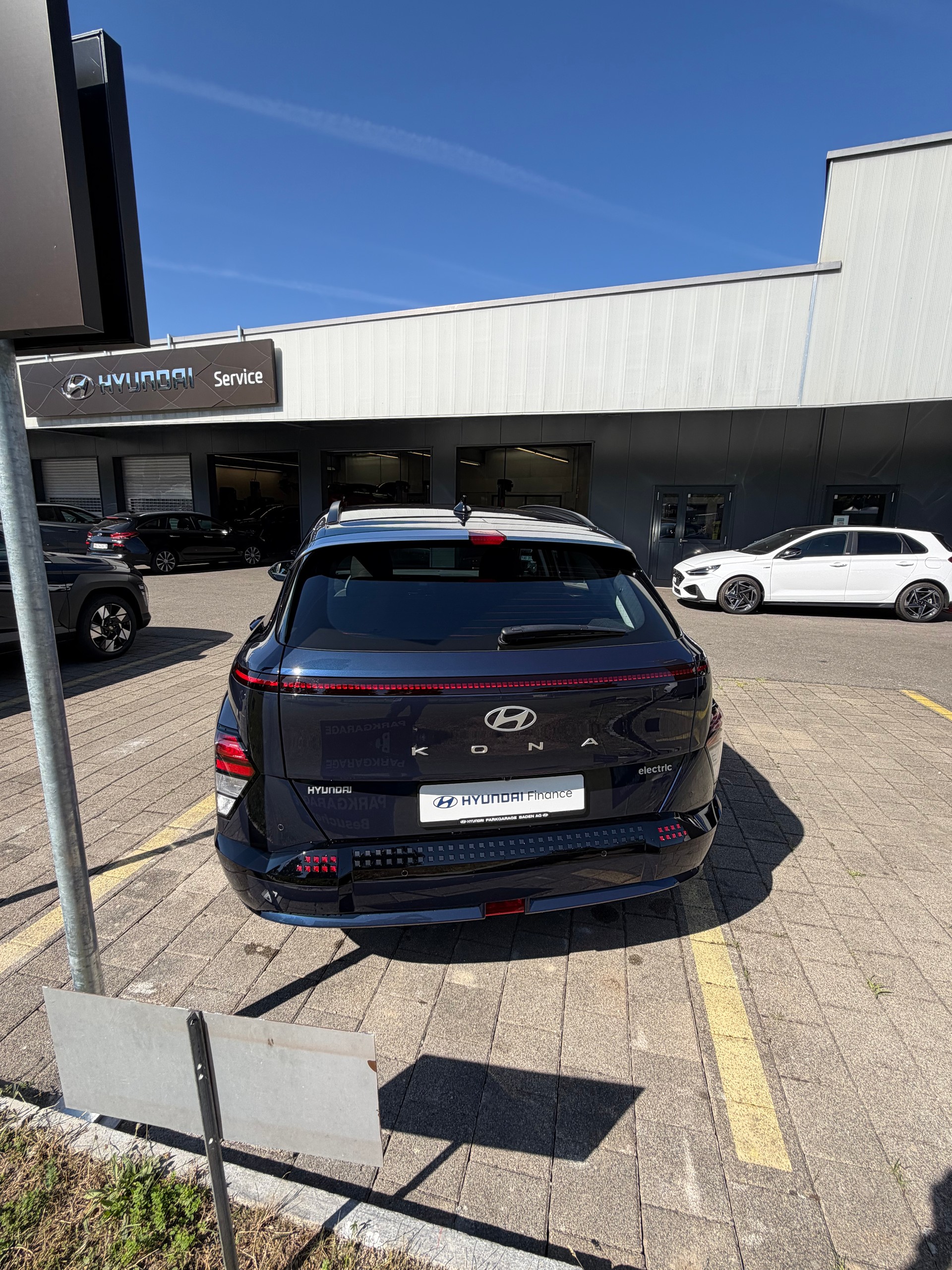 HYUNDAI Kona EV 65.4 kWh Origo-image-2