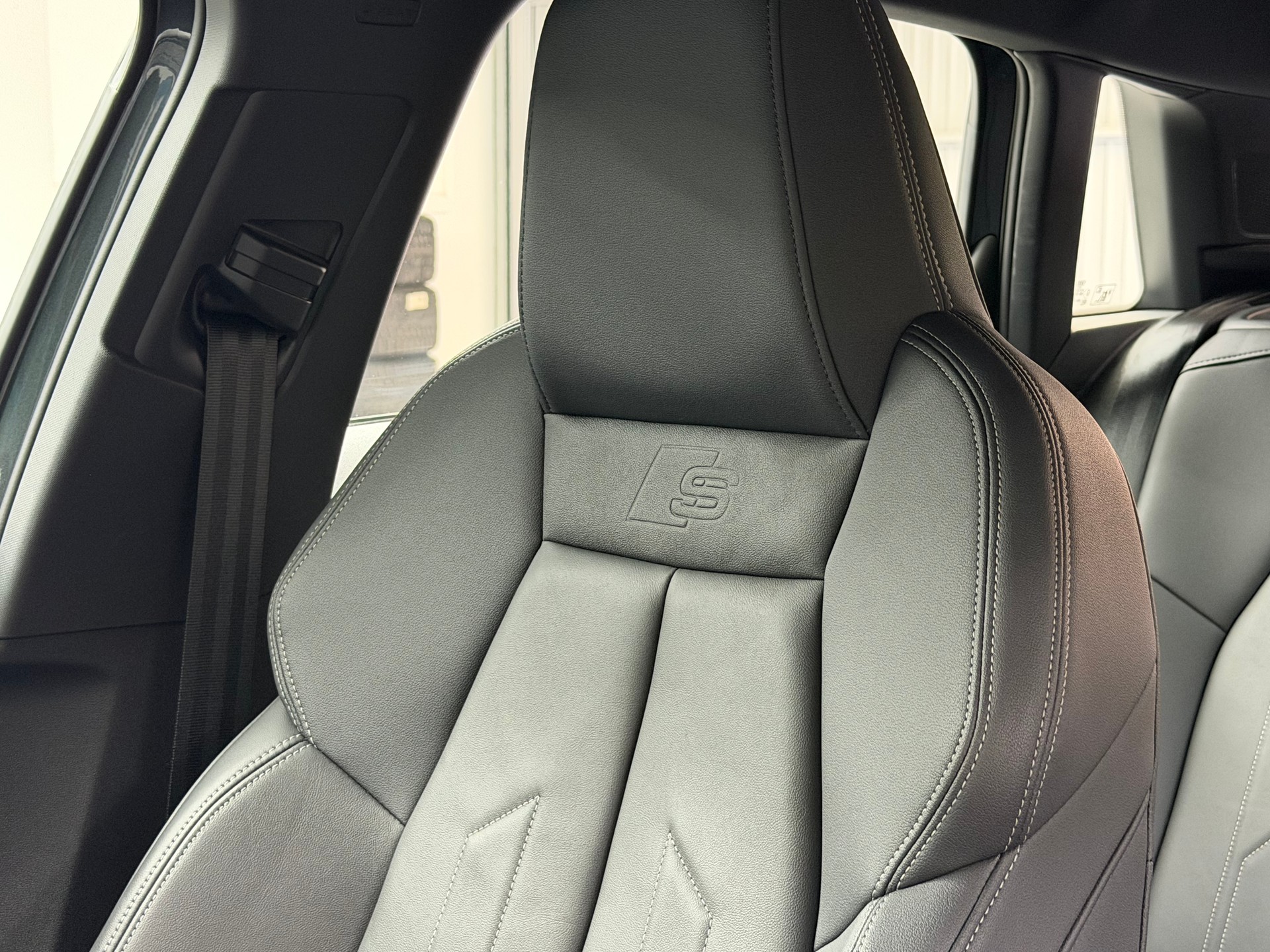 AUDI A3 Sportback 35 TFSI S line S-tronic-image-9