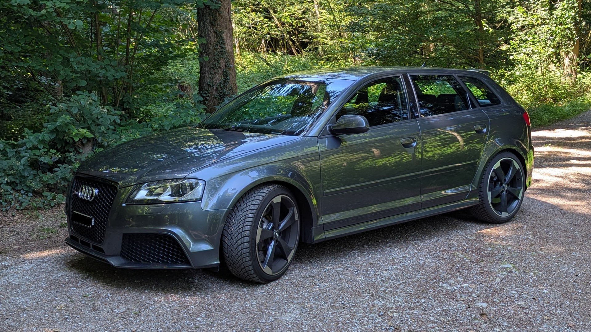 AUDI 2.5 T FSI quattro S-Tronic-image-1