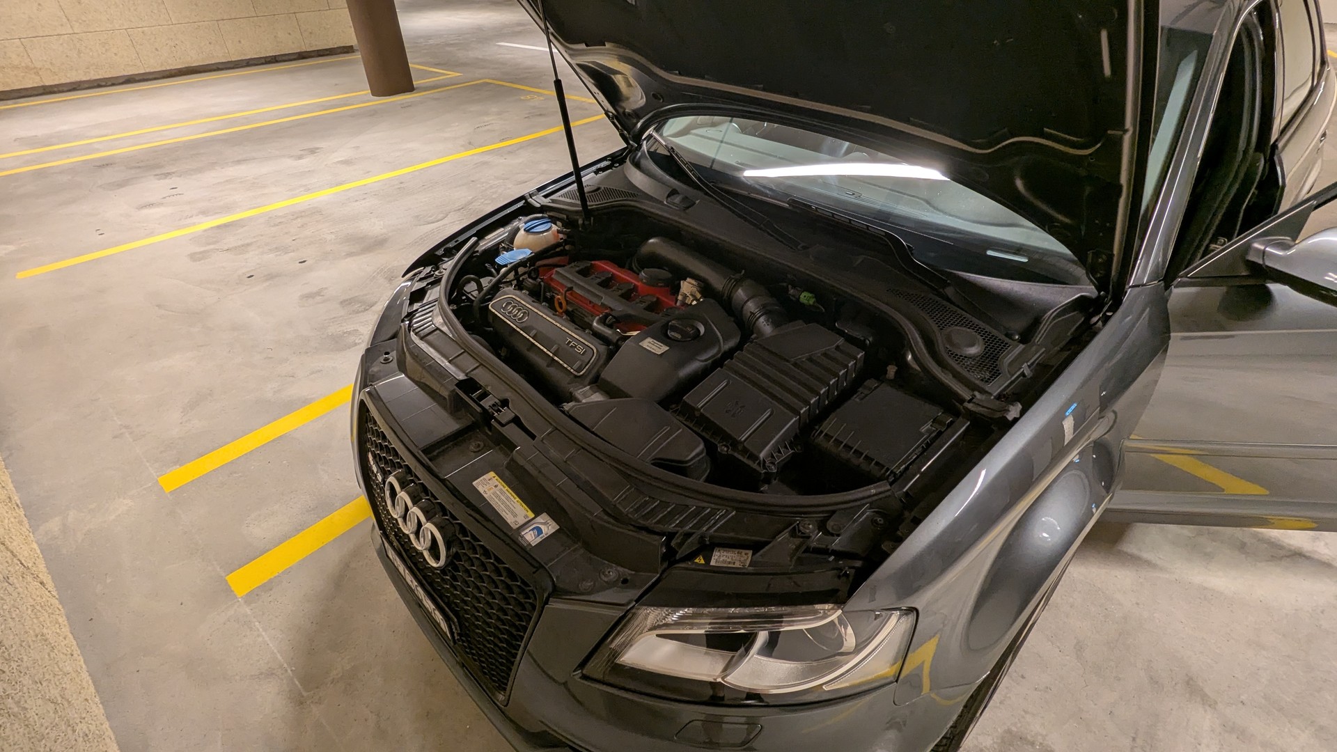 AUDI 2.5 T FSI quattro S-Tronic-image-8