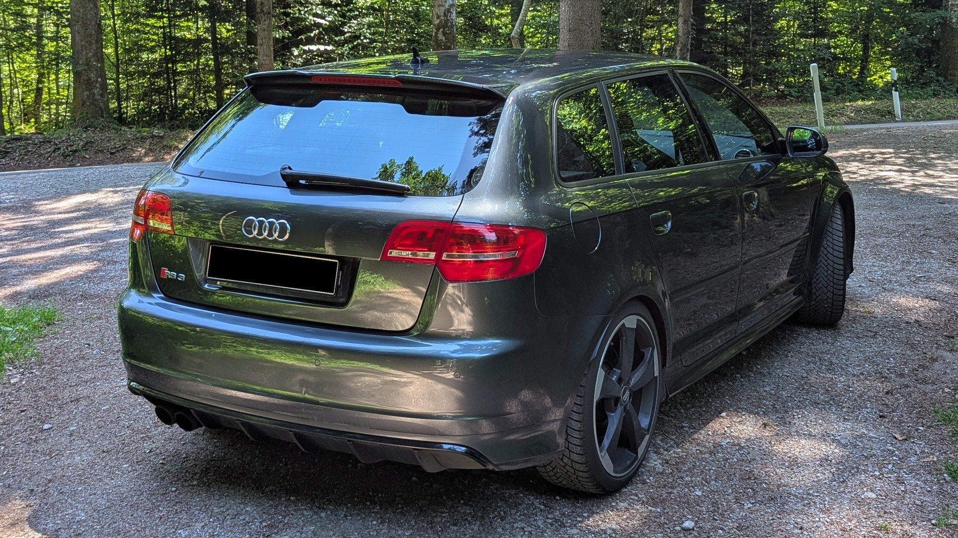AUDI 2.5 T FSI quattro S-Tronic-image-2