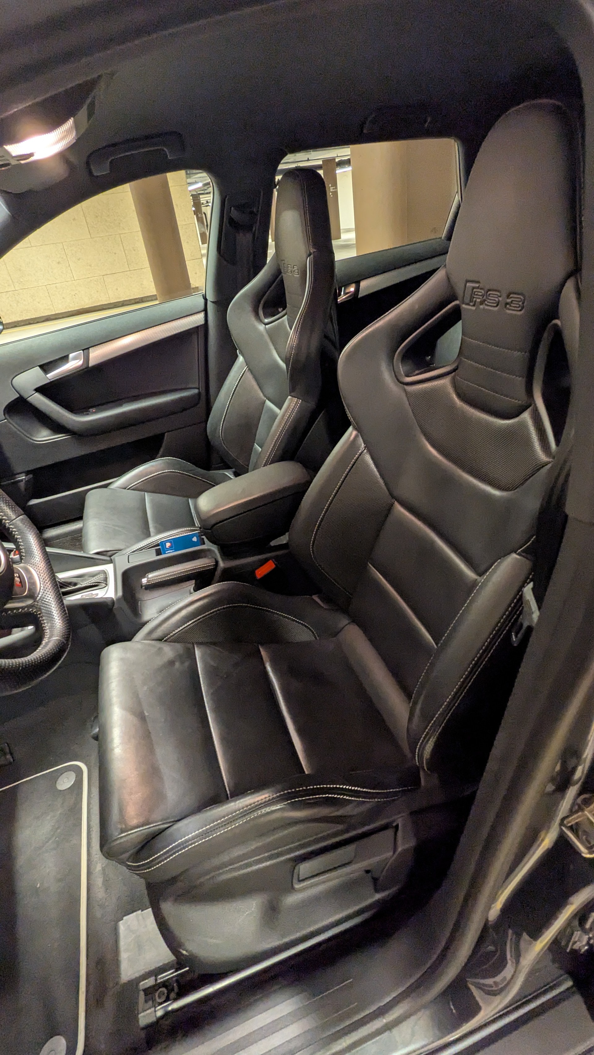 AUDI 2.5 T FSI quattro S-Tronic-image-5